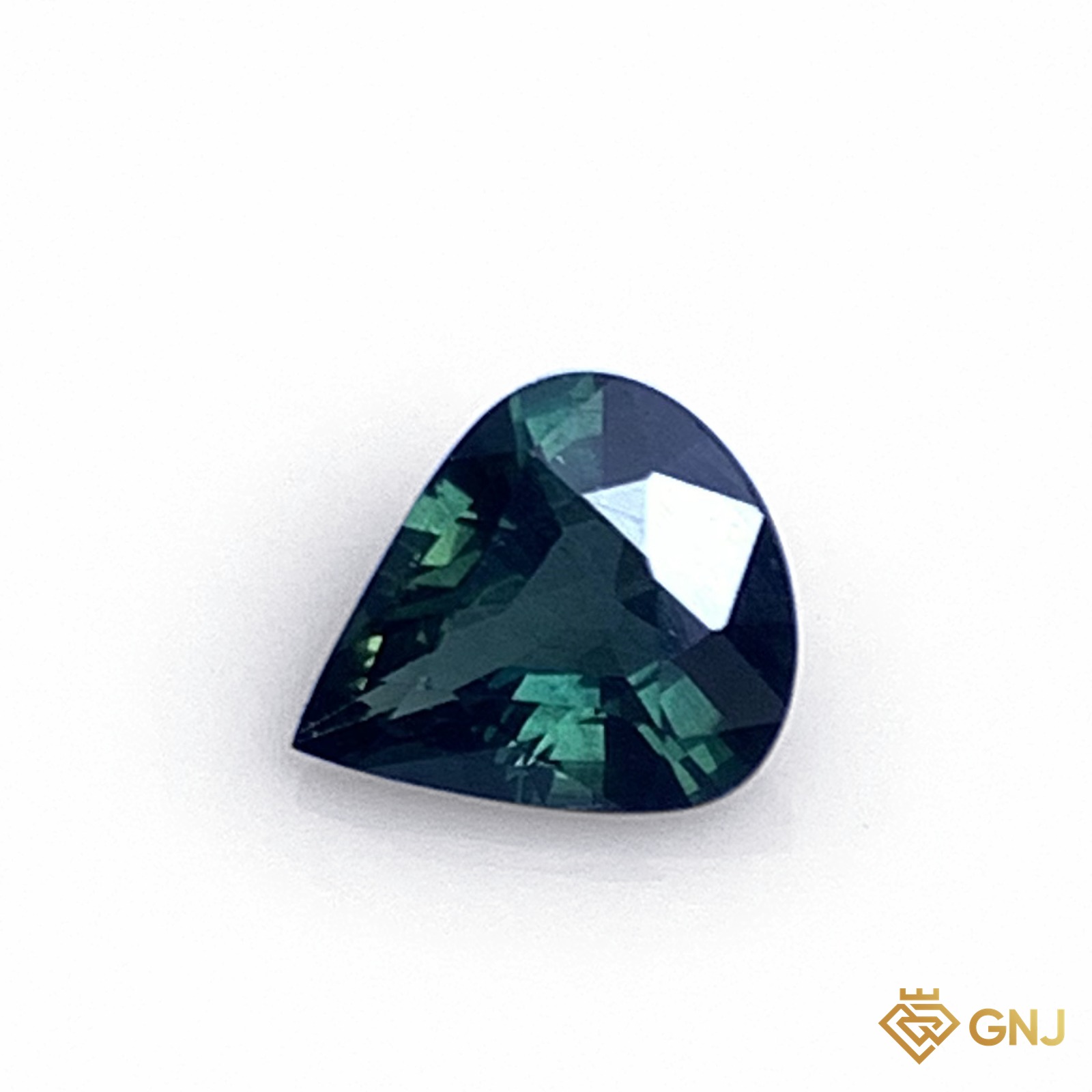 Đá sapphire xanh lá tự nhiên 0,64ct - mặt trước