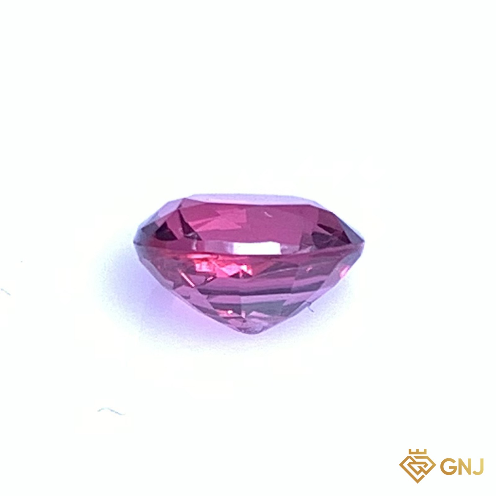 Đá spinel đỏ tự nhiên 0,75ct - góc nghiêng phải