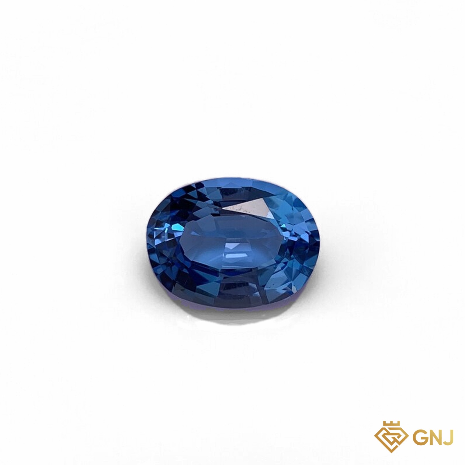 Đá Topaz xanh tự nhiên 11,05ct — mặt chính diện trên nền trắng