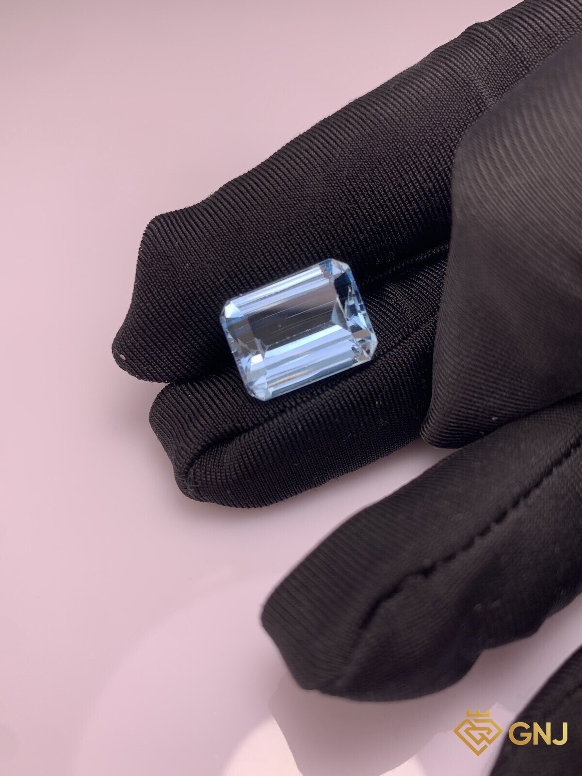 Đá Topaz xanh tự nhiên 13,35ct — cầm trên tay để so kích thước thật