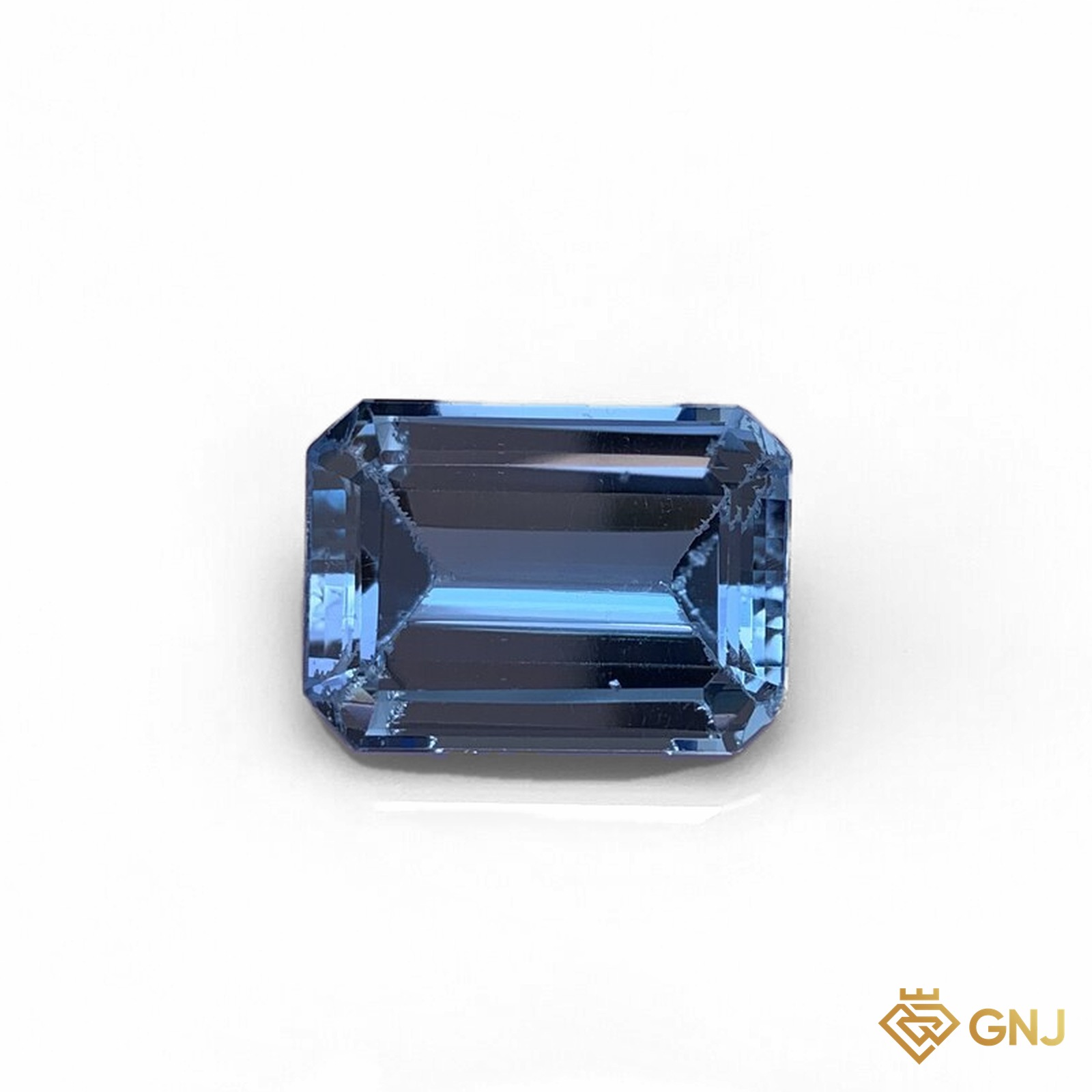 Đá Topaz xanh tự nhiên 20,55ct — mặt chính diện trên nền trắng
