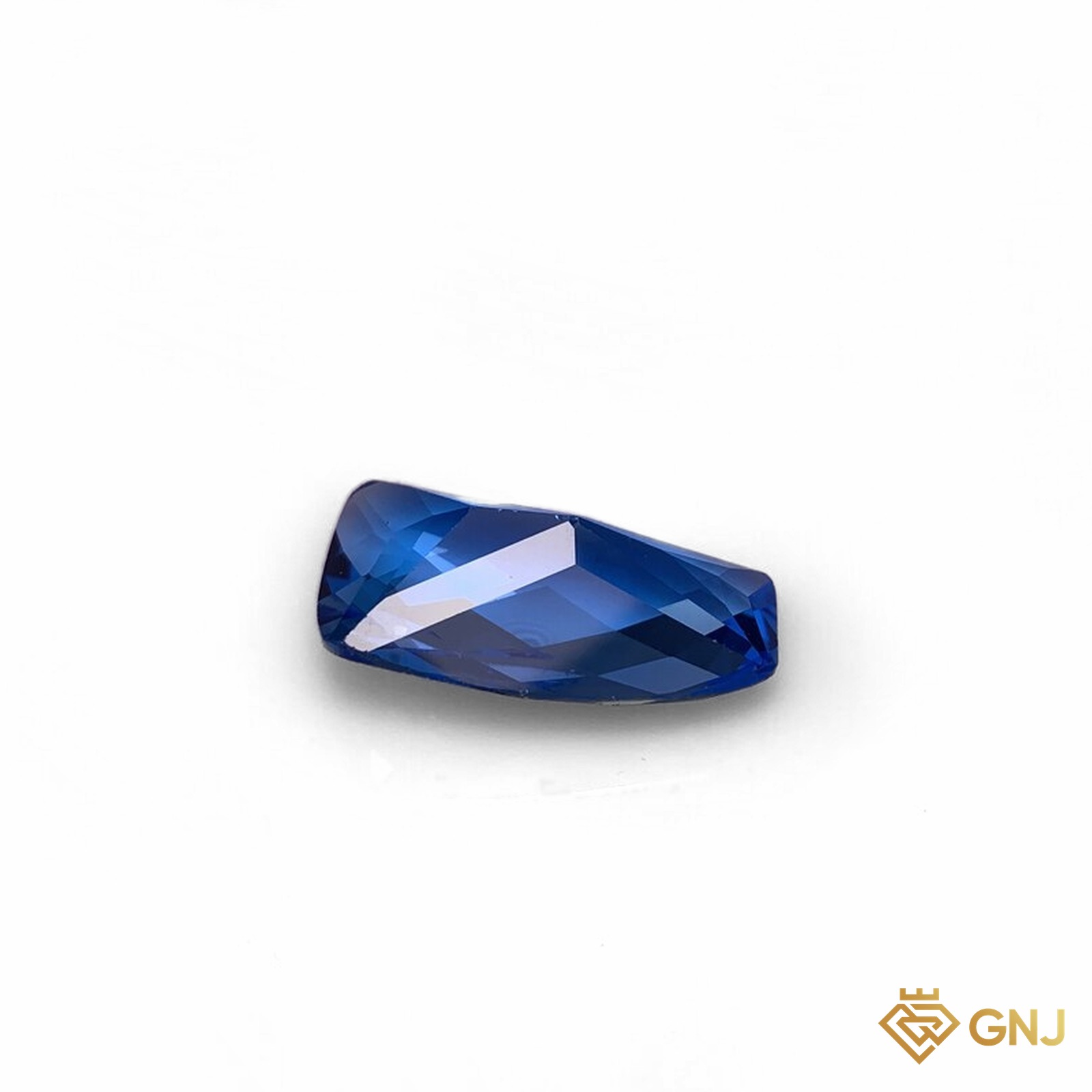 Đá Topaz xanh tự nhiên 21,25ct — góc nghiêng thấy độ sâu và giác cắt