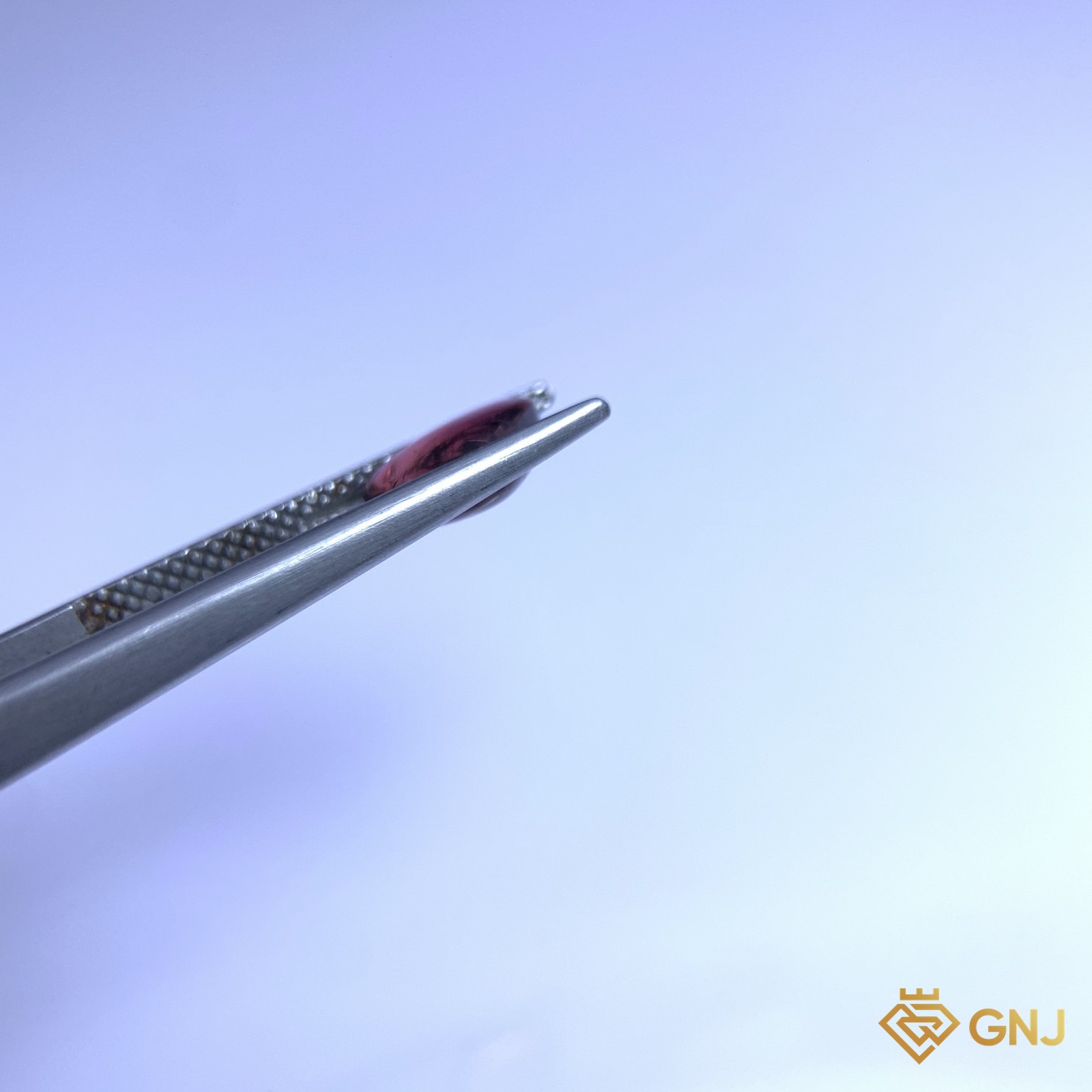 Đá Tourmaline Hồng Tự Nhiên - góc nghiêng