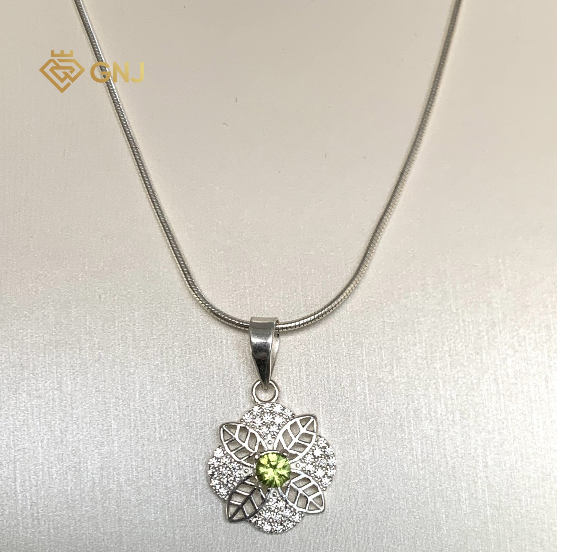 Mặt Dây Chuyền Bạc 925 Đính Đá Peridot 1.10ct — mặt trước, đá quý tự nhiên có kiểm định GNJ