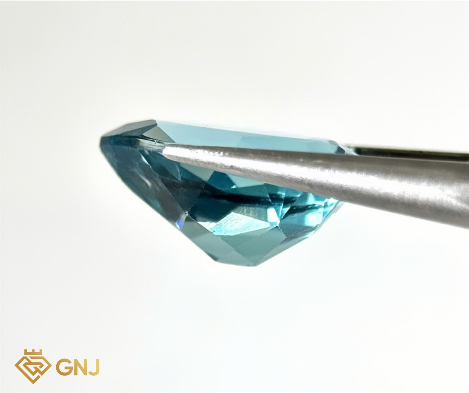 Đá Topaz Xanh Tự Nhiên 10.95ct — chi tiết đá