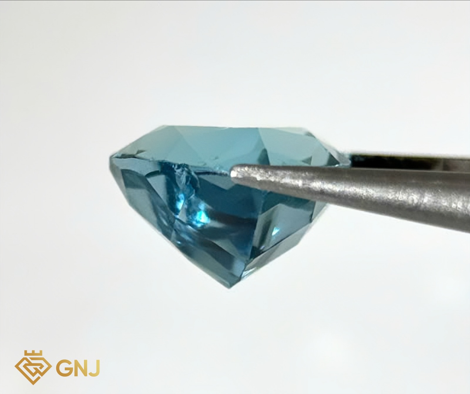 Đá Topaz Xanh Tự Nhiên 6.3ct — chi tiết đá