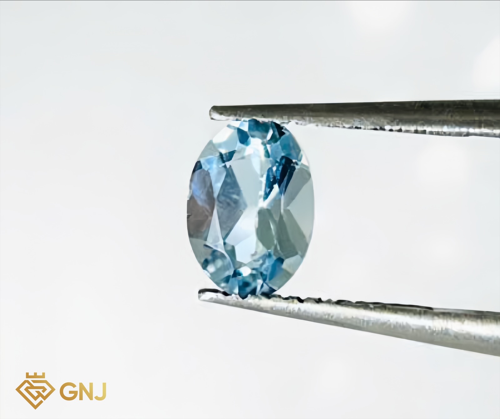 Đá Topaz Xanh Tự Nhiên 0.55ct — mặt trước, đá quý tự nhiên có kiểm định GNJ