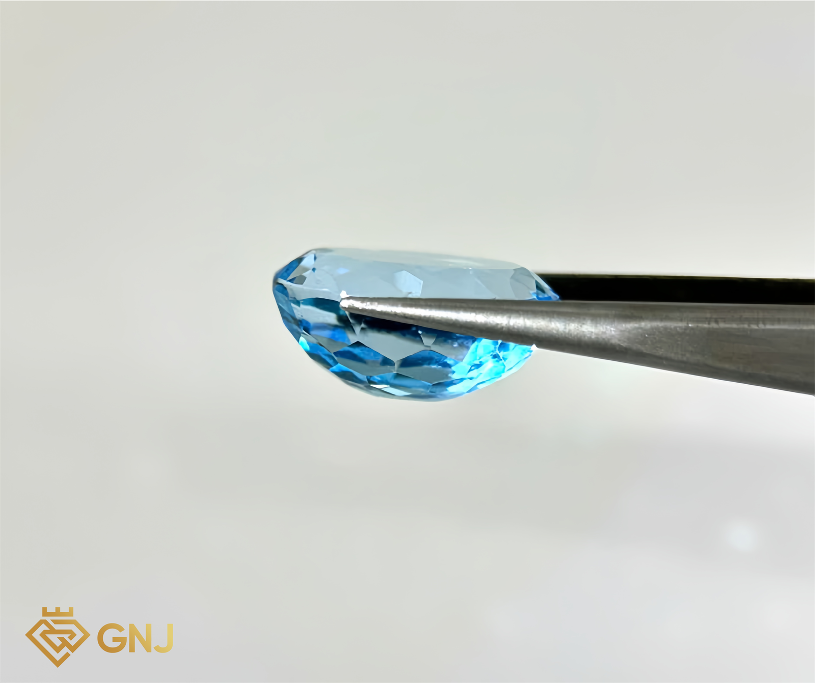 Đá Topaz Xanh Tự Nhiên 18.85ct — chi tiết đá