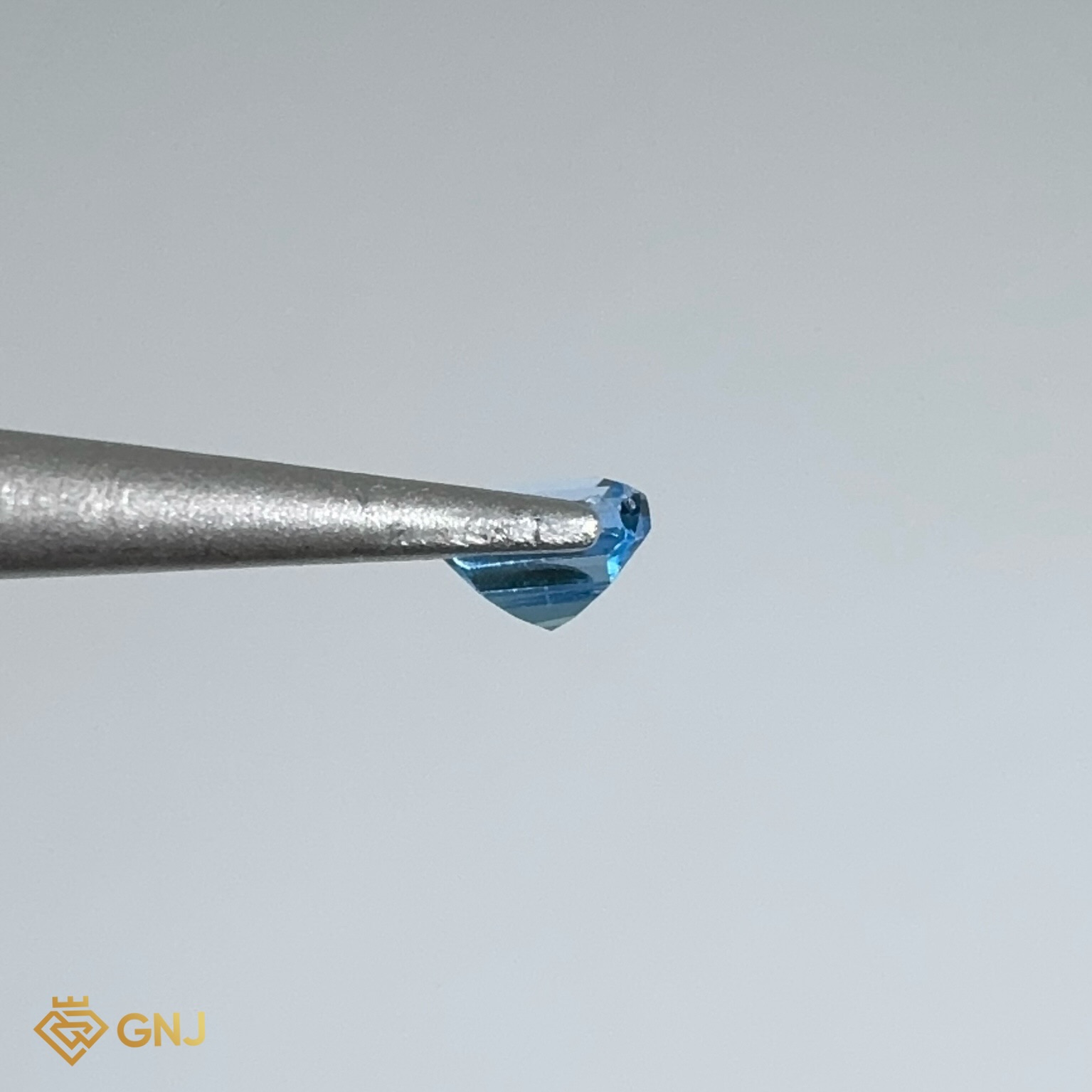 Đá Topaz Xanh Tự Nhiên Xanh Dương 0.5ct — chi tiết đá