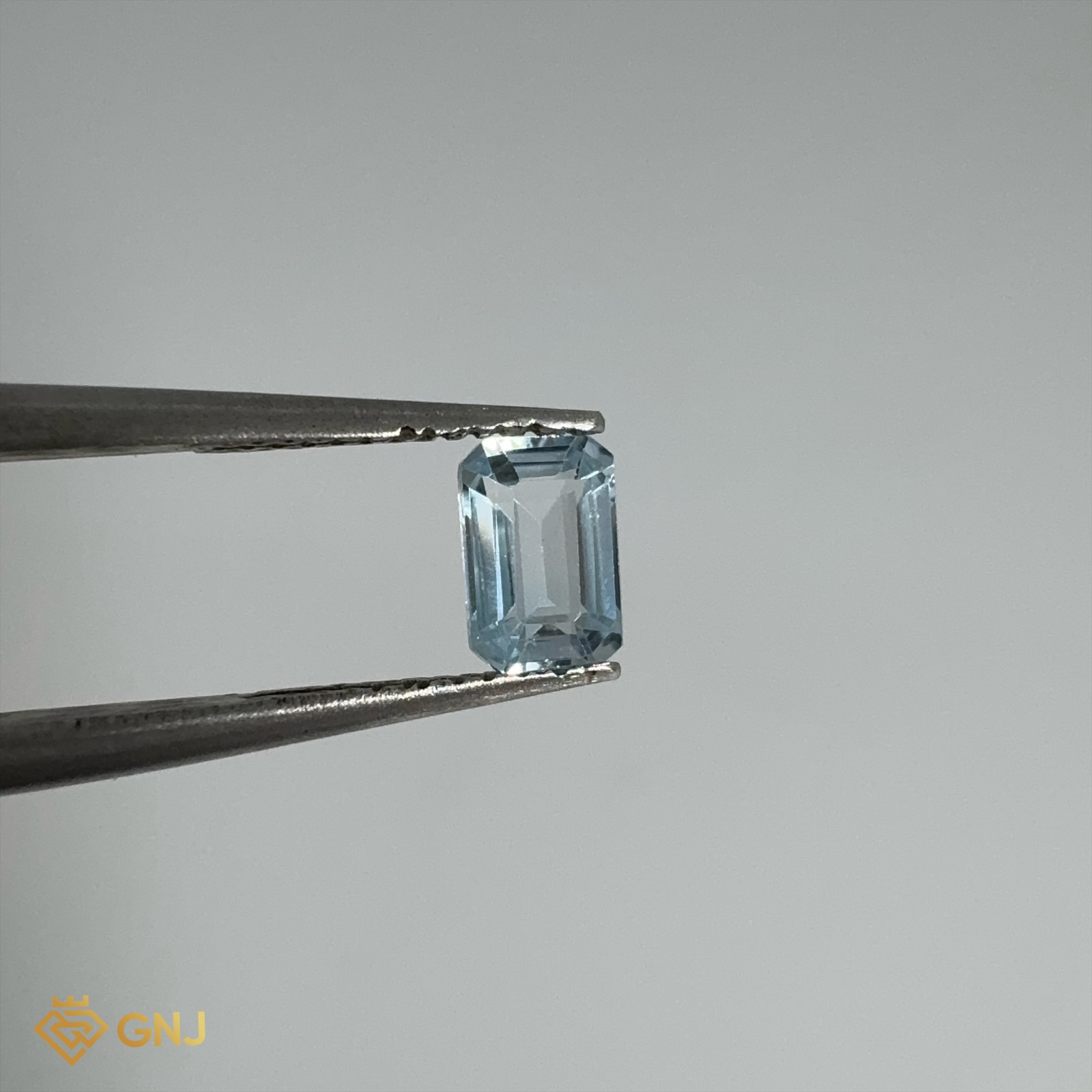Đá Topaz Xanh Tự Nhiên 0.75ct — 6.0x4.0mm — mặt trước, đá quý tự nhiên có kiểm định GNJ