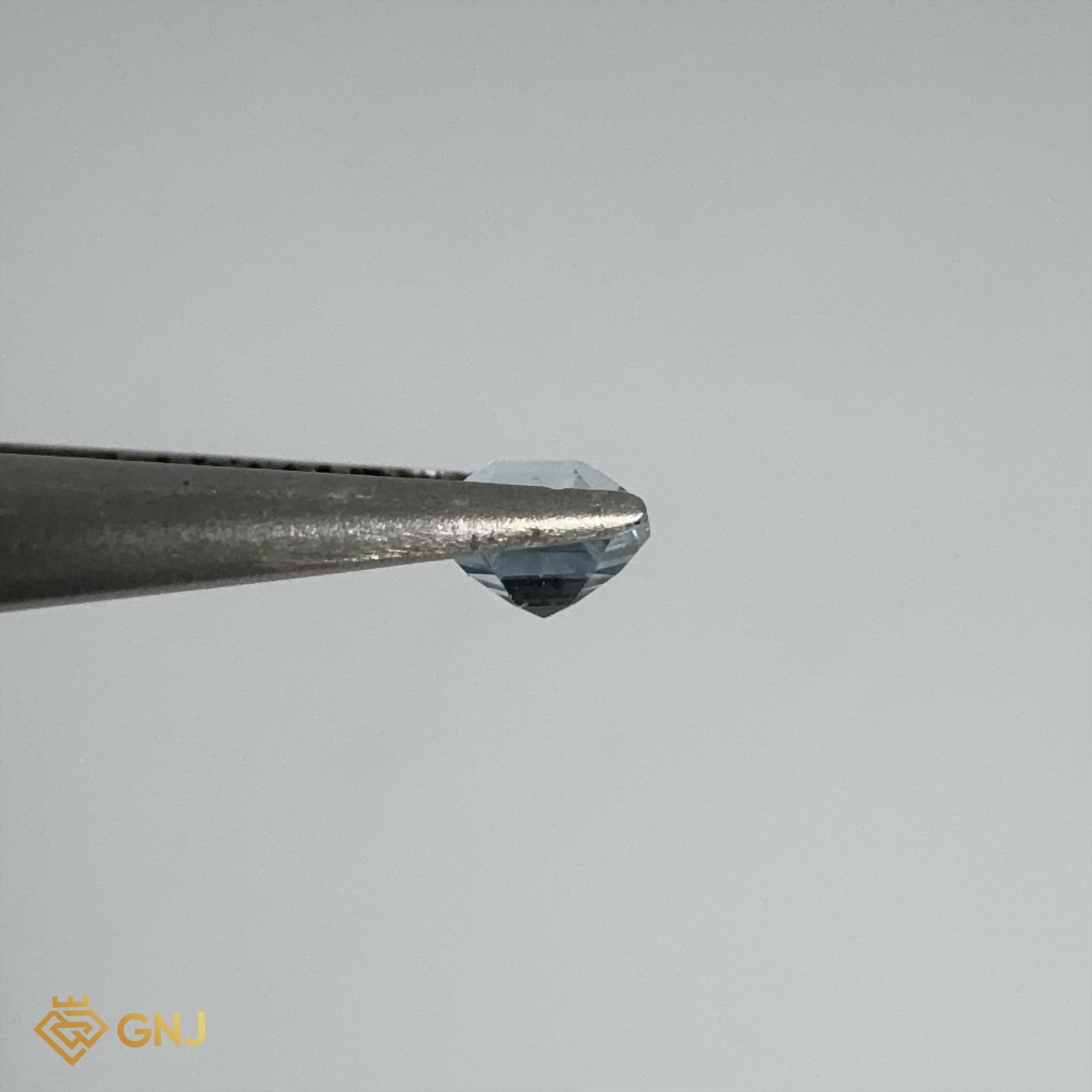 Đá Topaz Xanh Tự Nhiên 0.75ct — 6.0x4.0mm — chi tiết đá