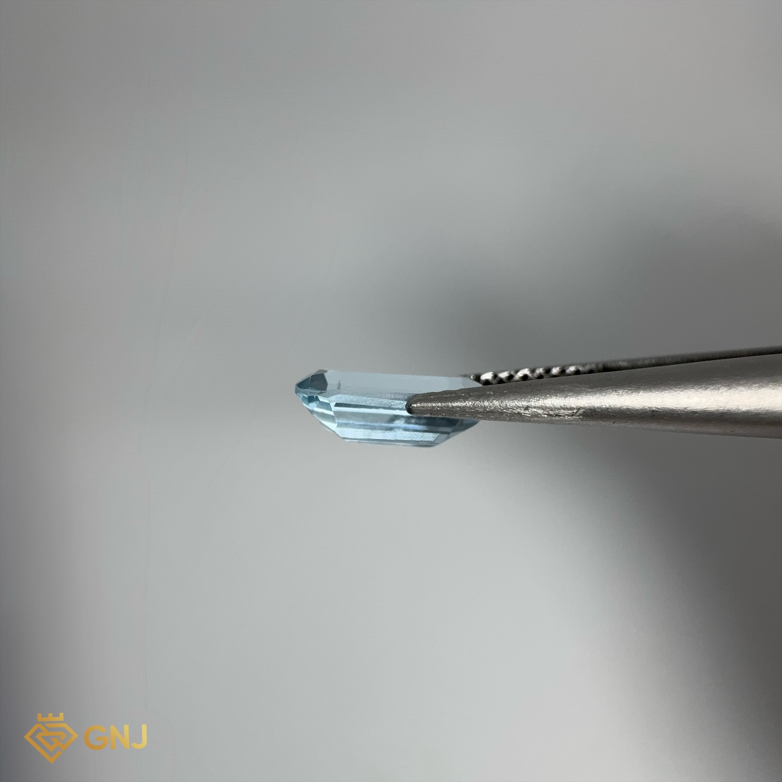 Đá Topaz Xanh Tự Nhiên 0.95ct — 7.9x4.0mm — chi tiết đá