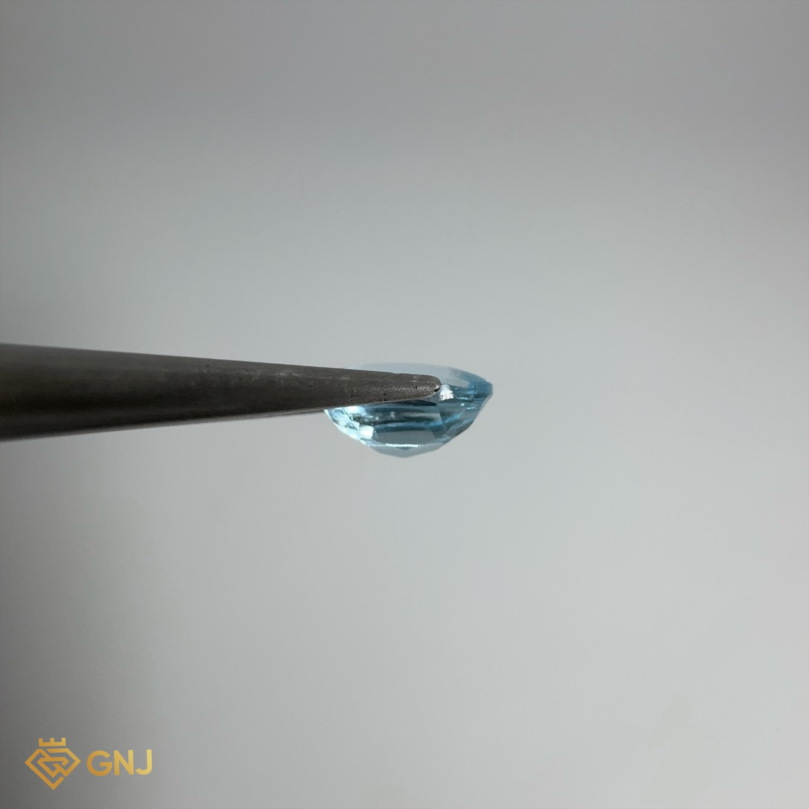Đá Topaz Xanh Tự Nhiên 1.1ct — 7.0x5.1mm — chi tiết đá