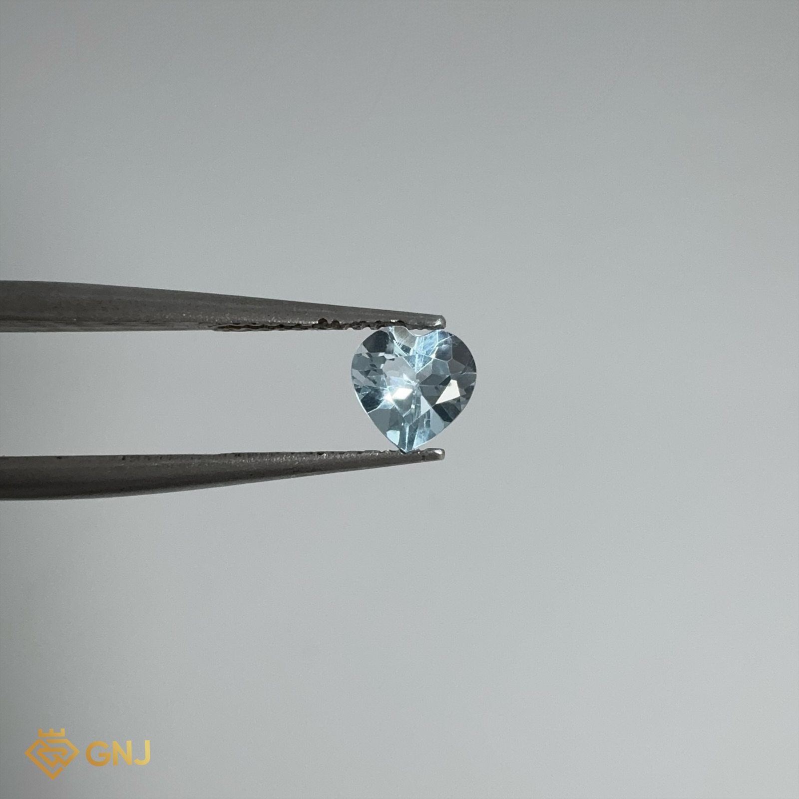 Đá Topaz Xanh Tự Nhiên Xanh Dương 0.7ct — mặt trước, đá quý tự nhiên có kiểm định GNJ