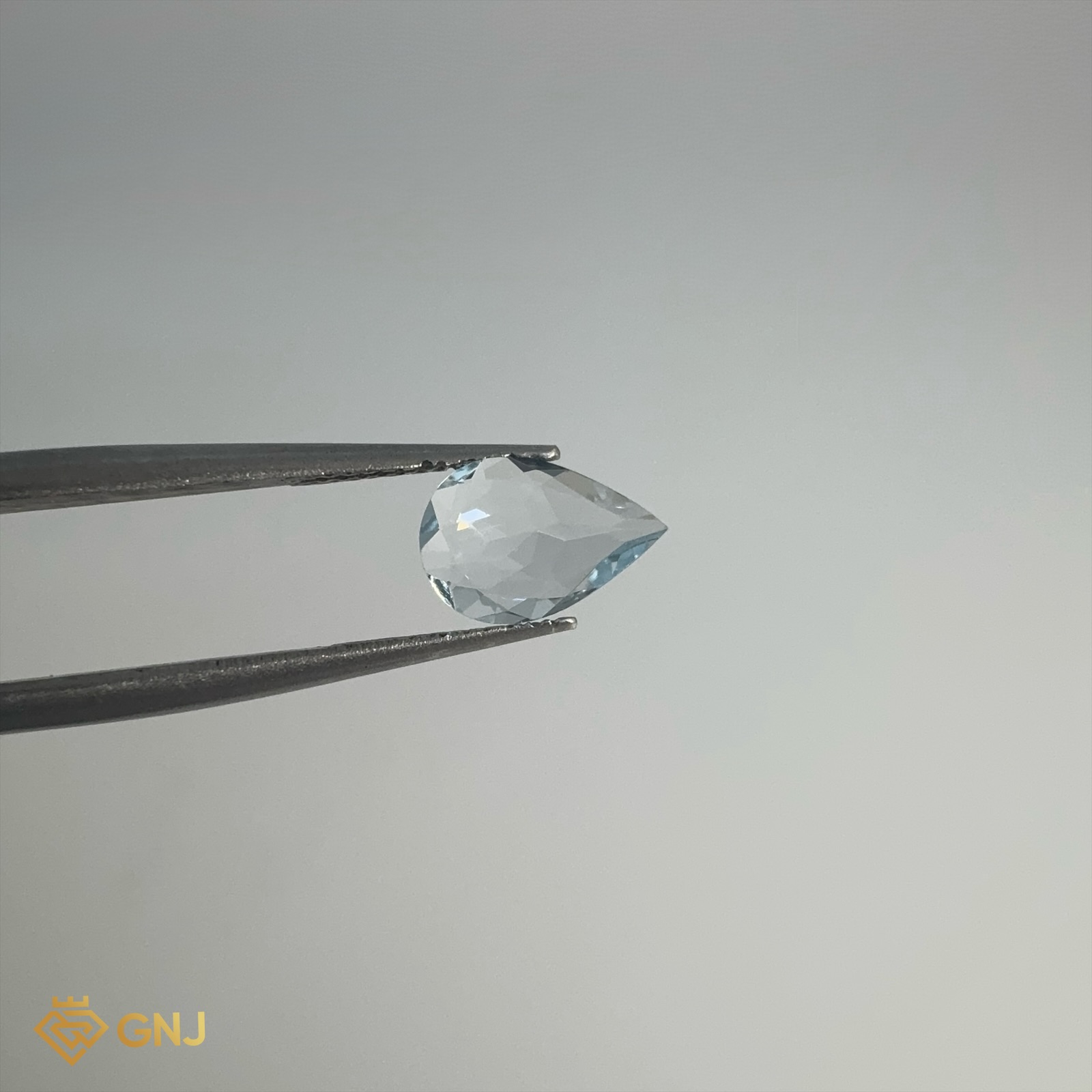 Đá Topaz Xanh Tự Nhiên 0.9ct — 9.2x6.1mm — mặt bên