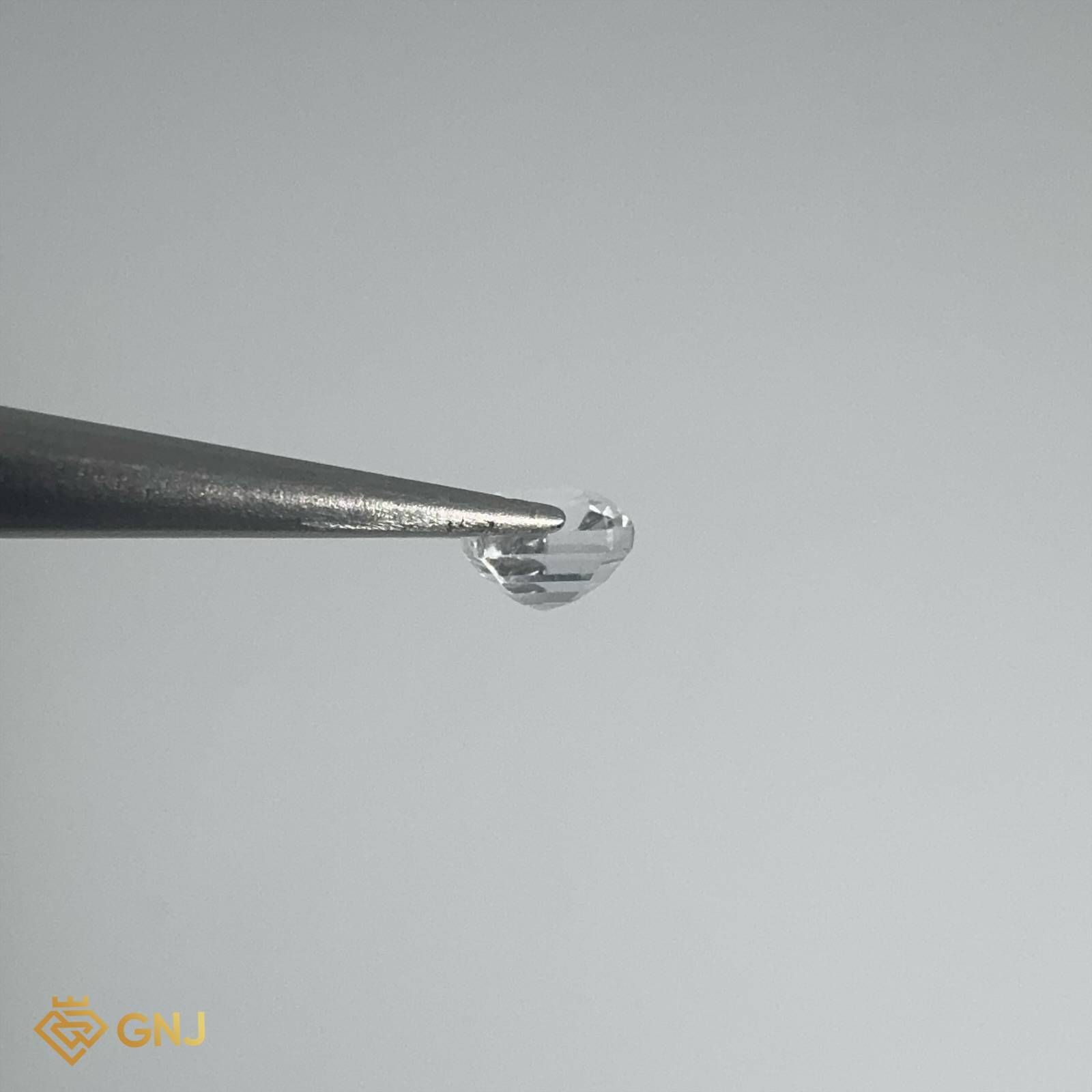 Đá Topaz Tự Nhiên Trắng 0.8ct — chi tiết đá