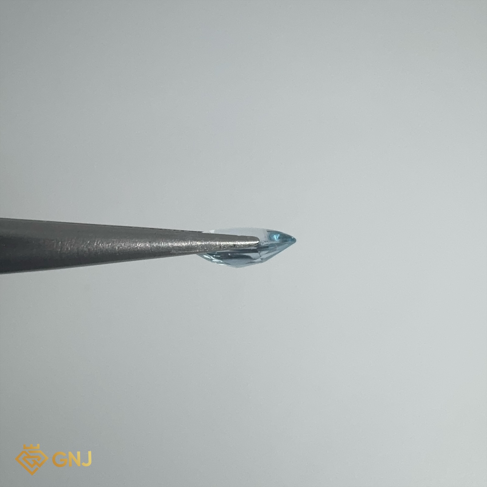 Đá Topaz Xanh Tự Nhiên 1.1ct — 9.6x5.0mm — chi tiết đá