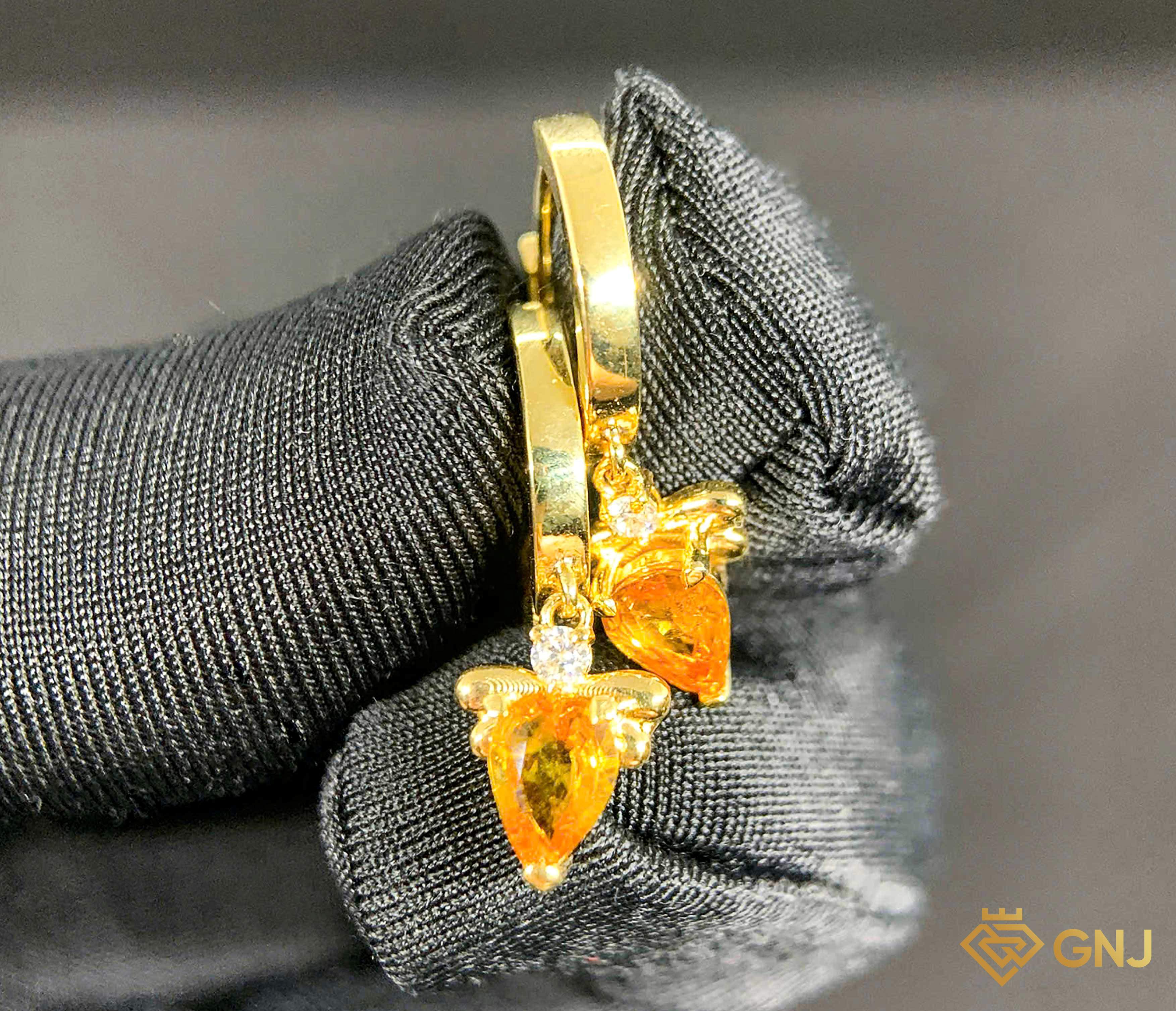 Hoa tai vàng đính đá Sapphire tự nhiên