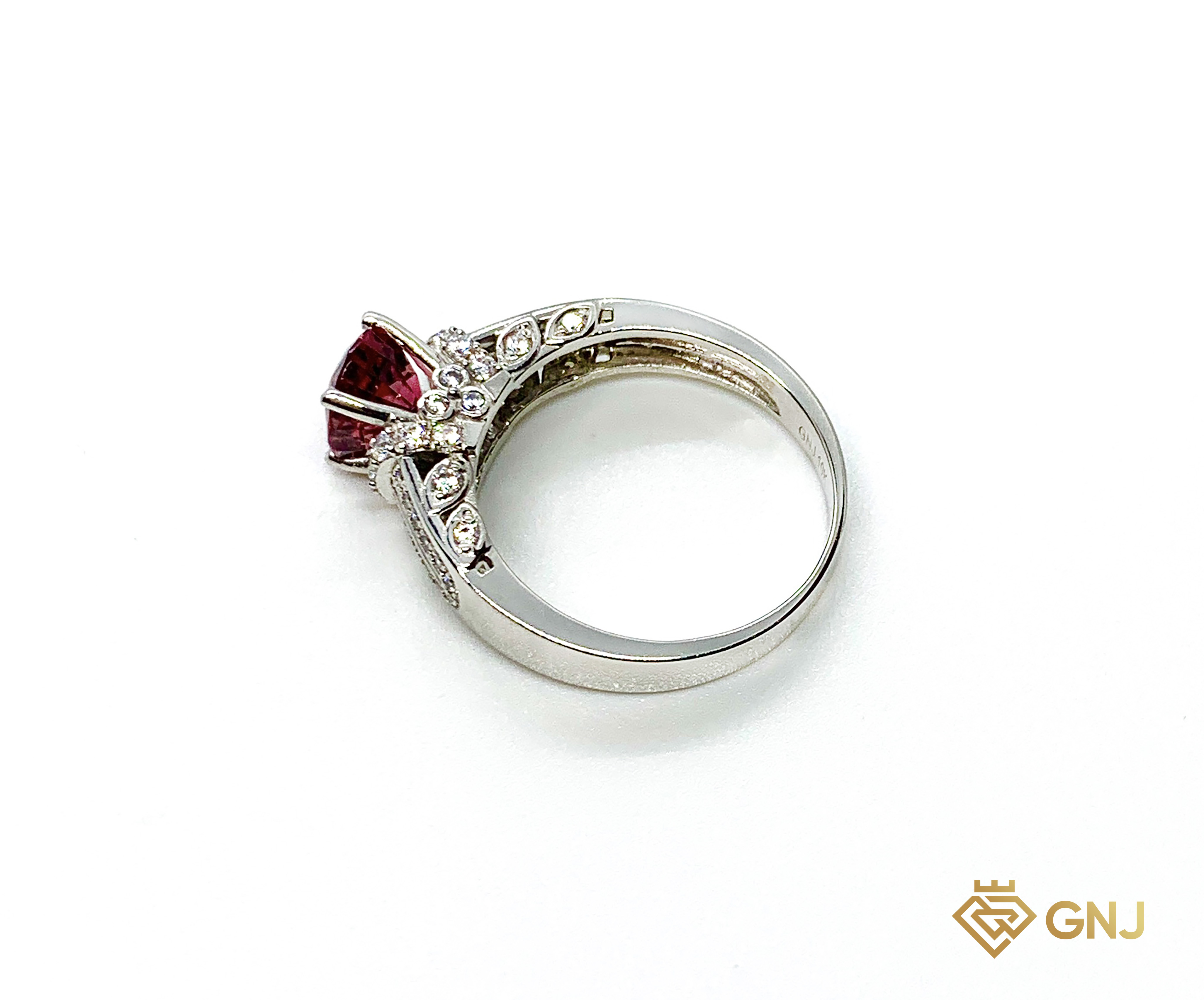 Nhẫn vàng 10k đá chủ Tourmaline hồng tím thiên nhiên