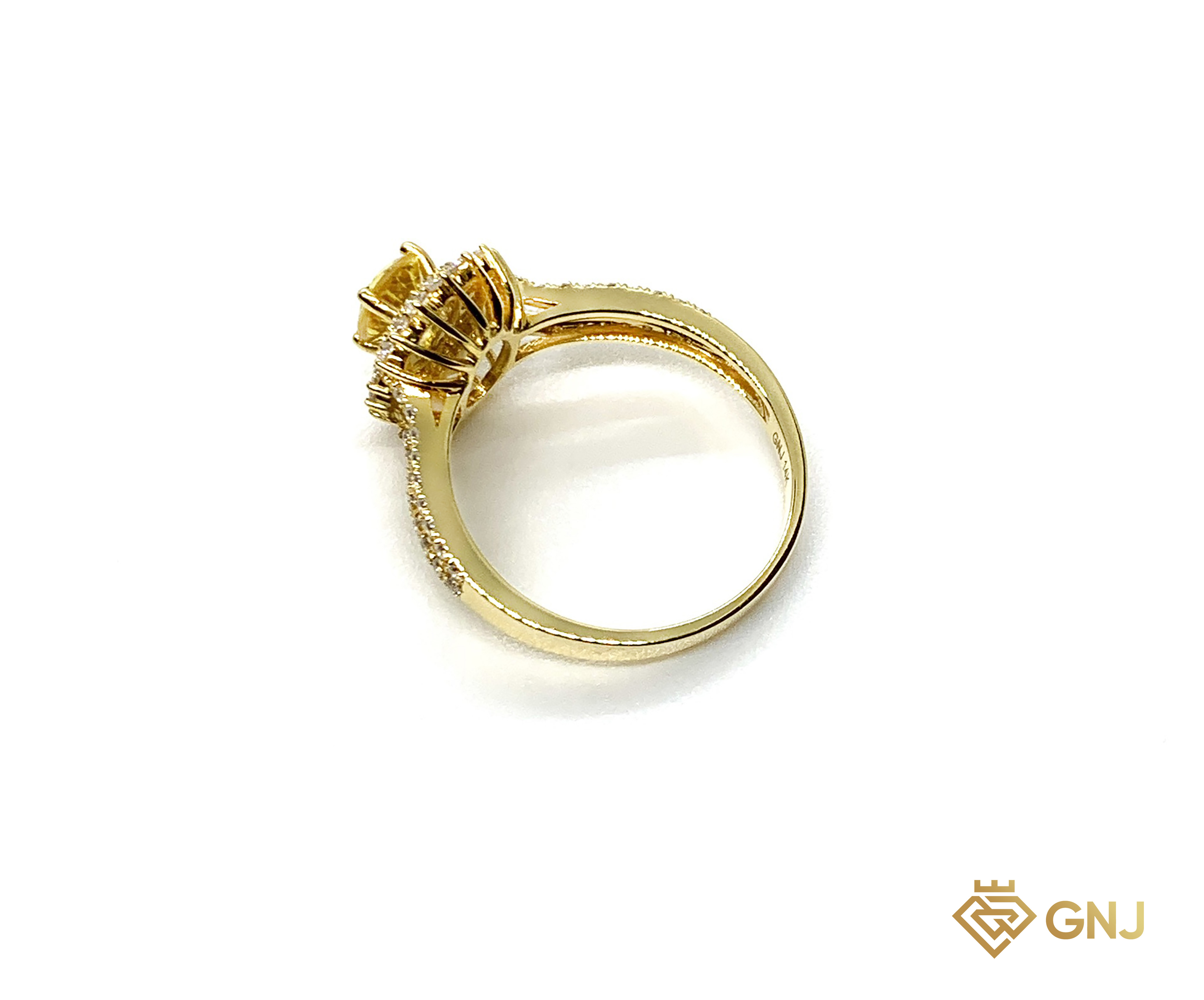 Nhẫn Sapphire Vàng Thiên Nhiên Sang Trọng — mặt bên
