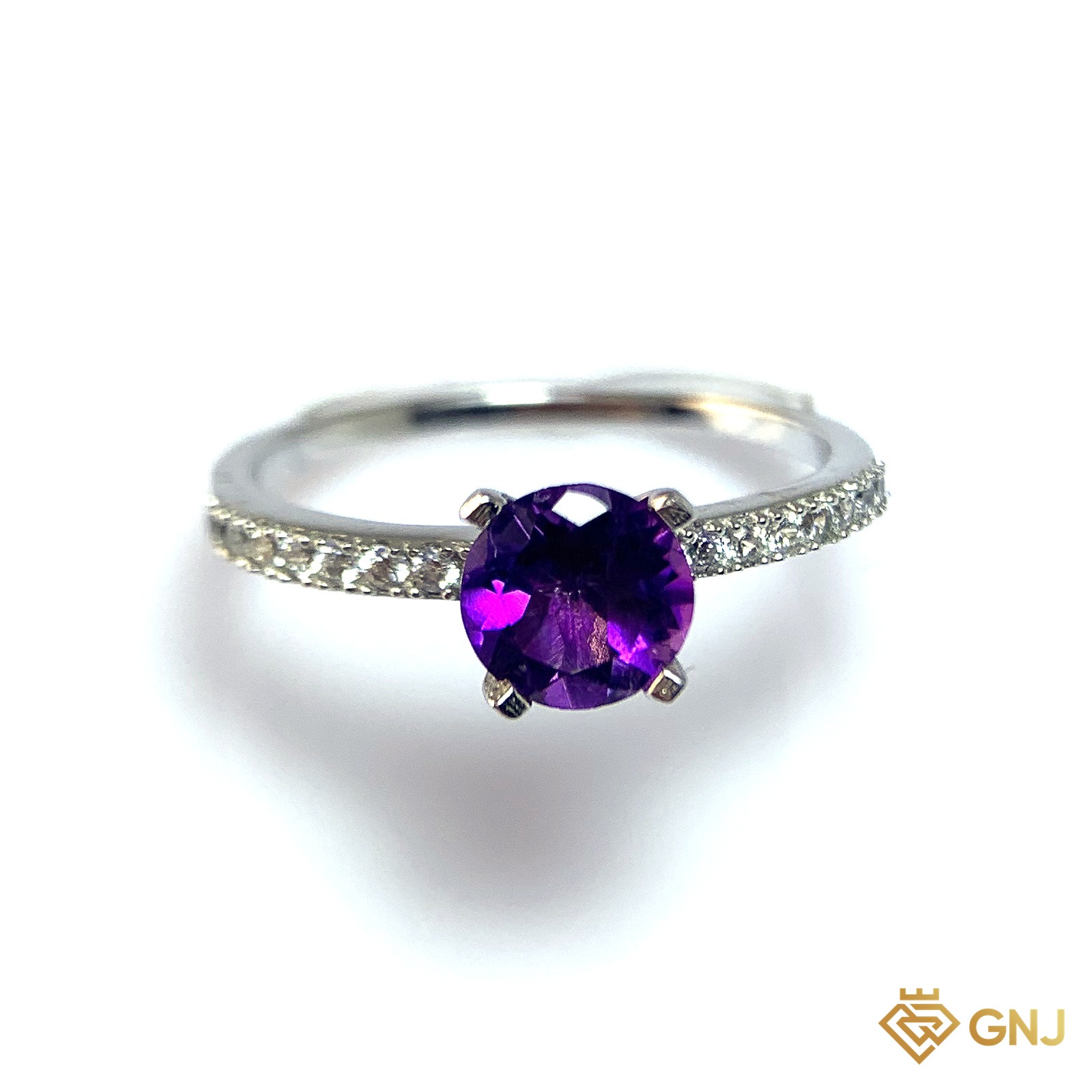 Nhẫn Bạc Xi Vàng Trắng Đính Đá Amethyst Tự Nhiên — ảnh chính diện trên nền trắng