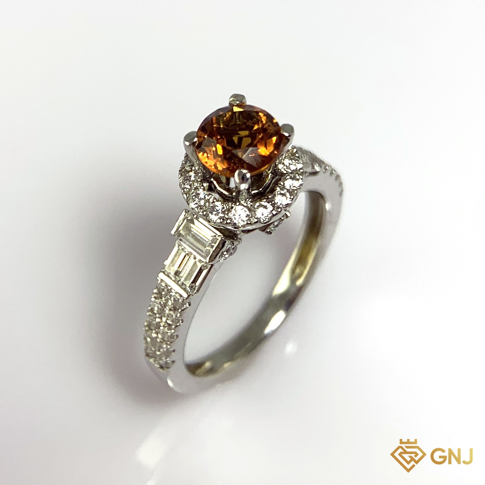 Nhẫn Bạc Xi Vàng Trắng Đính Đá Citrine Tự Nhiên — ảnh chính diện trên nền trắng