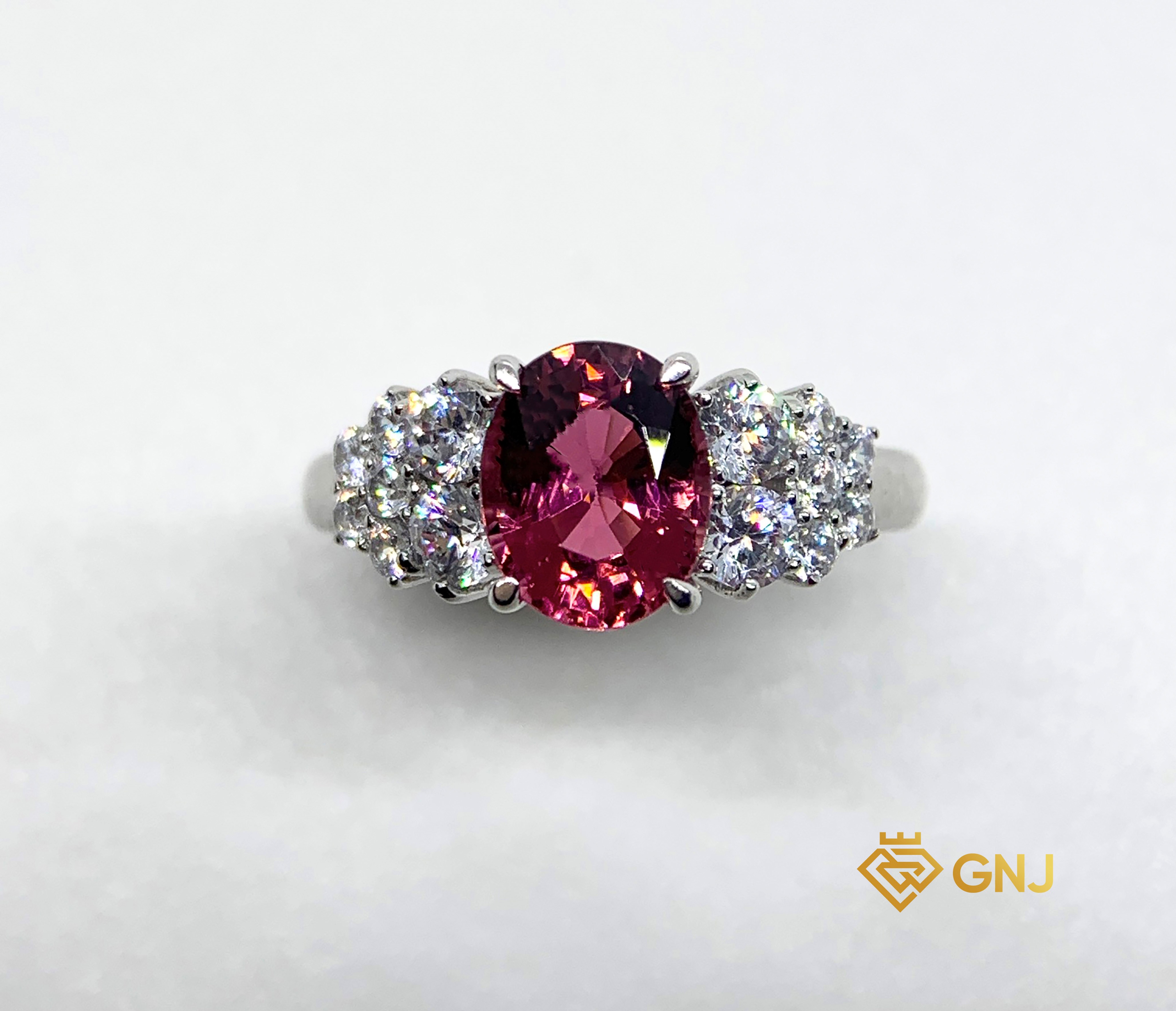 Nhẫn Đá Tourmaline Tím Hồng Thiên Nhiên — chi tiết đá