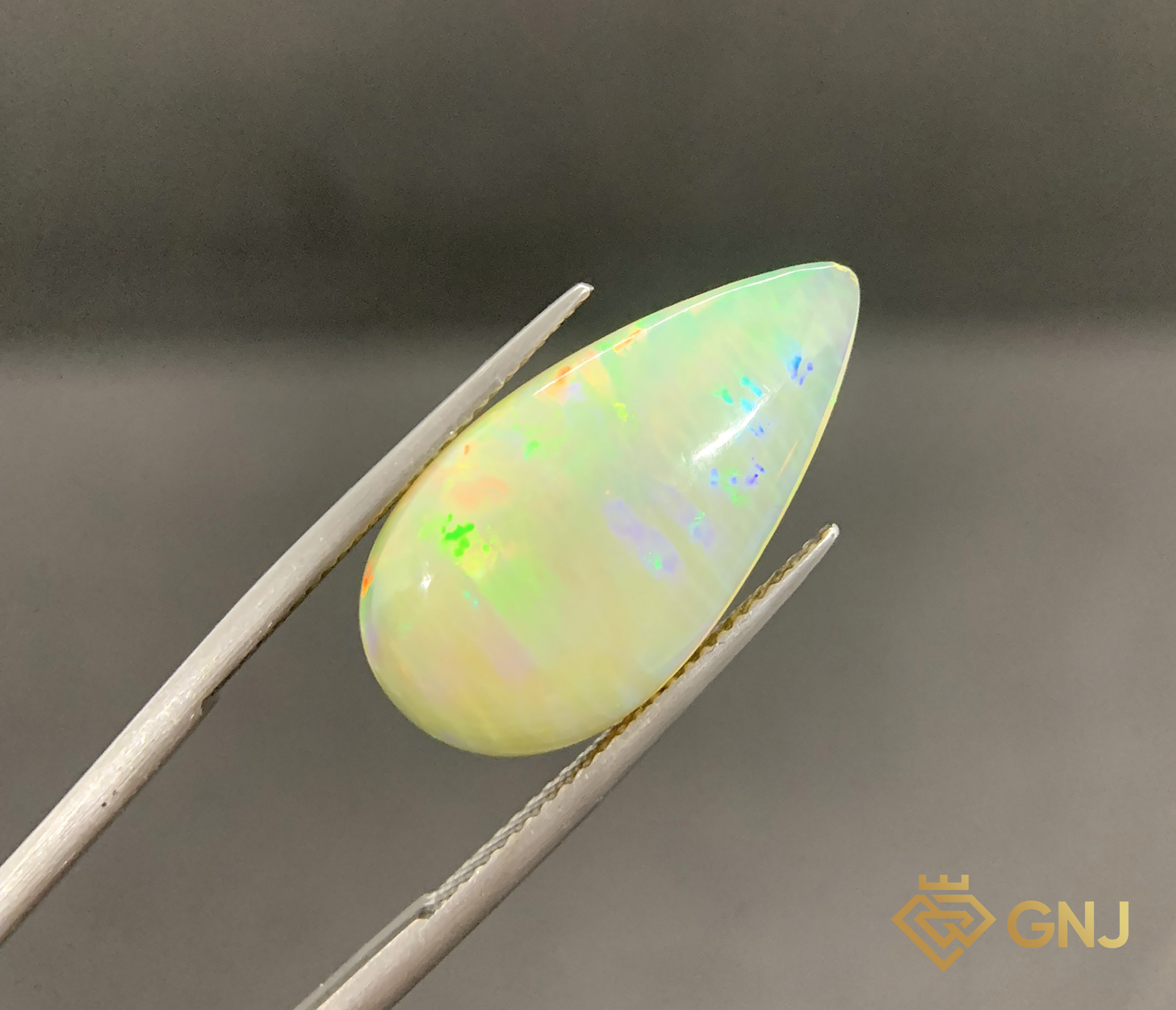 Viên đá Opal tự nhiên