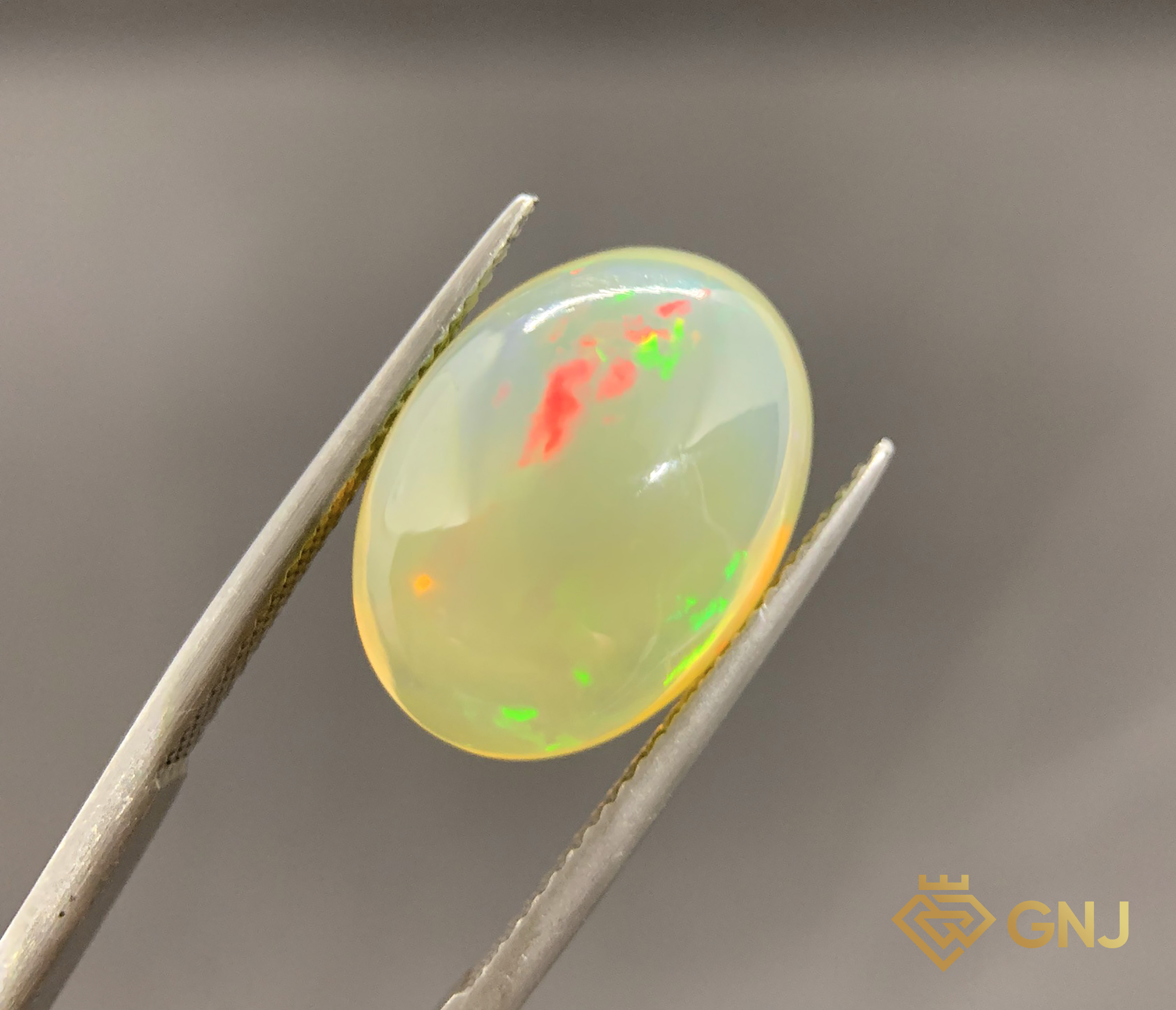 Viên đá Opal tự nhiên