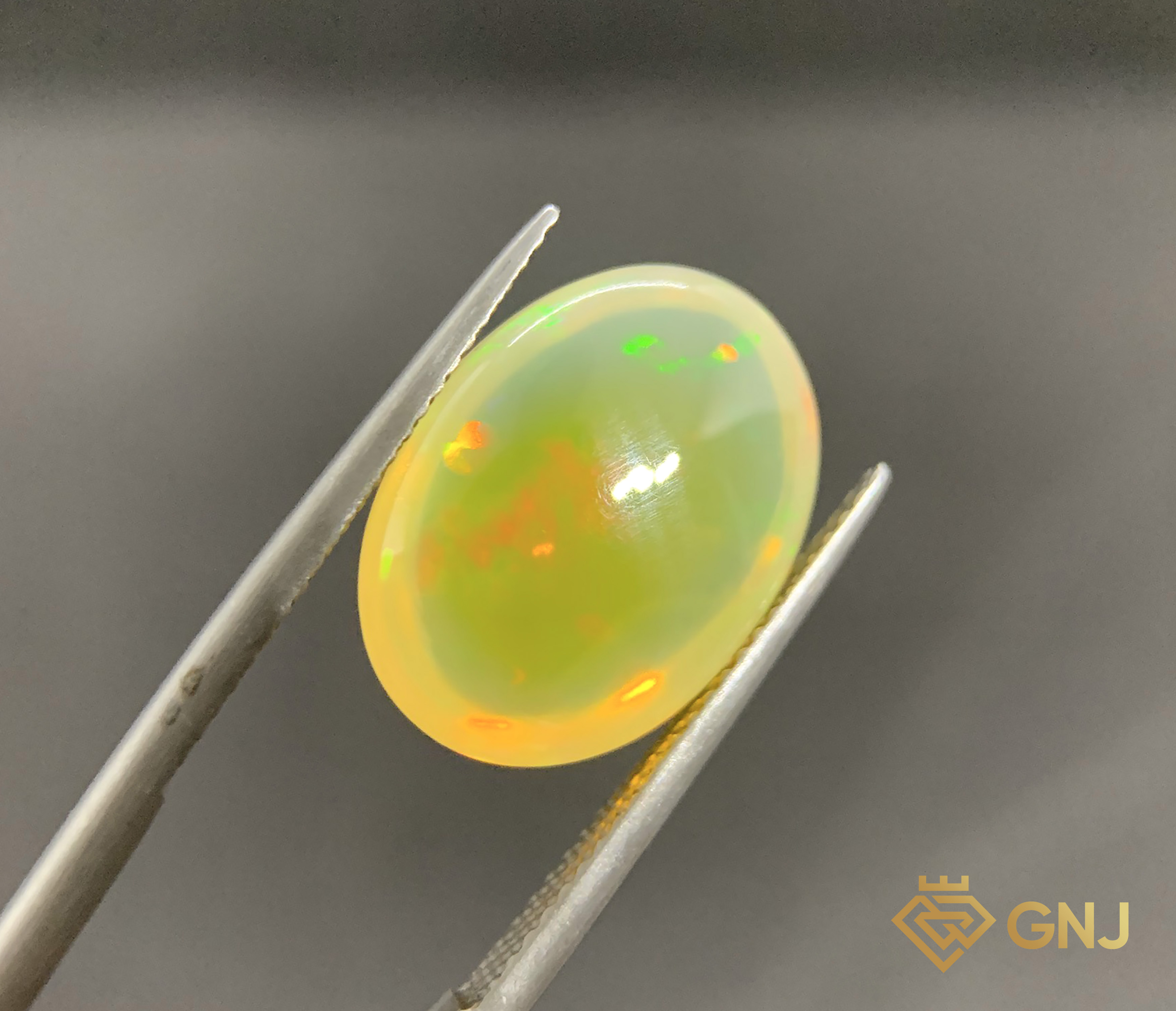 Viên đá Opal tự nhiên