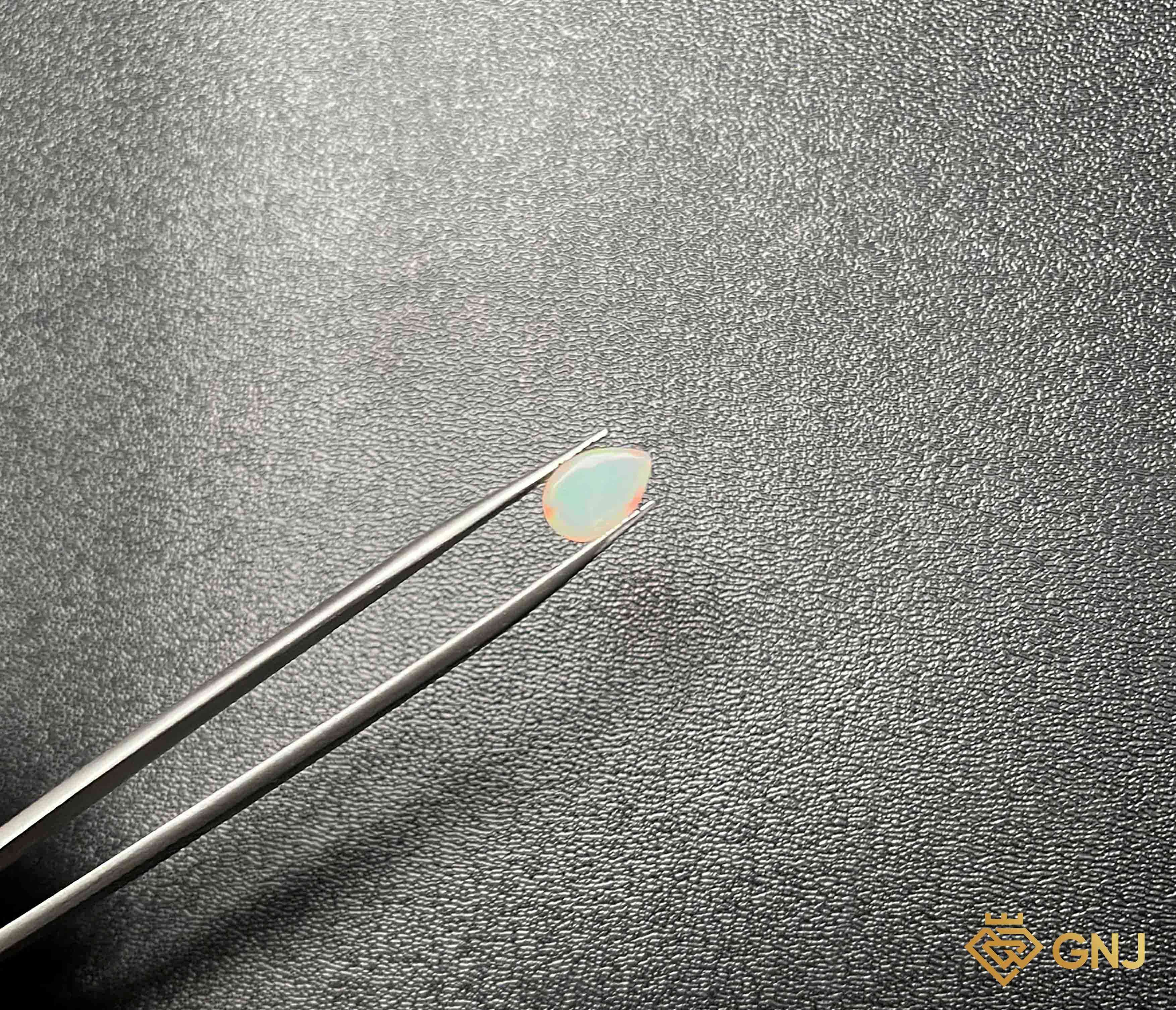 Viên đá Opal tự nhiên
