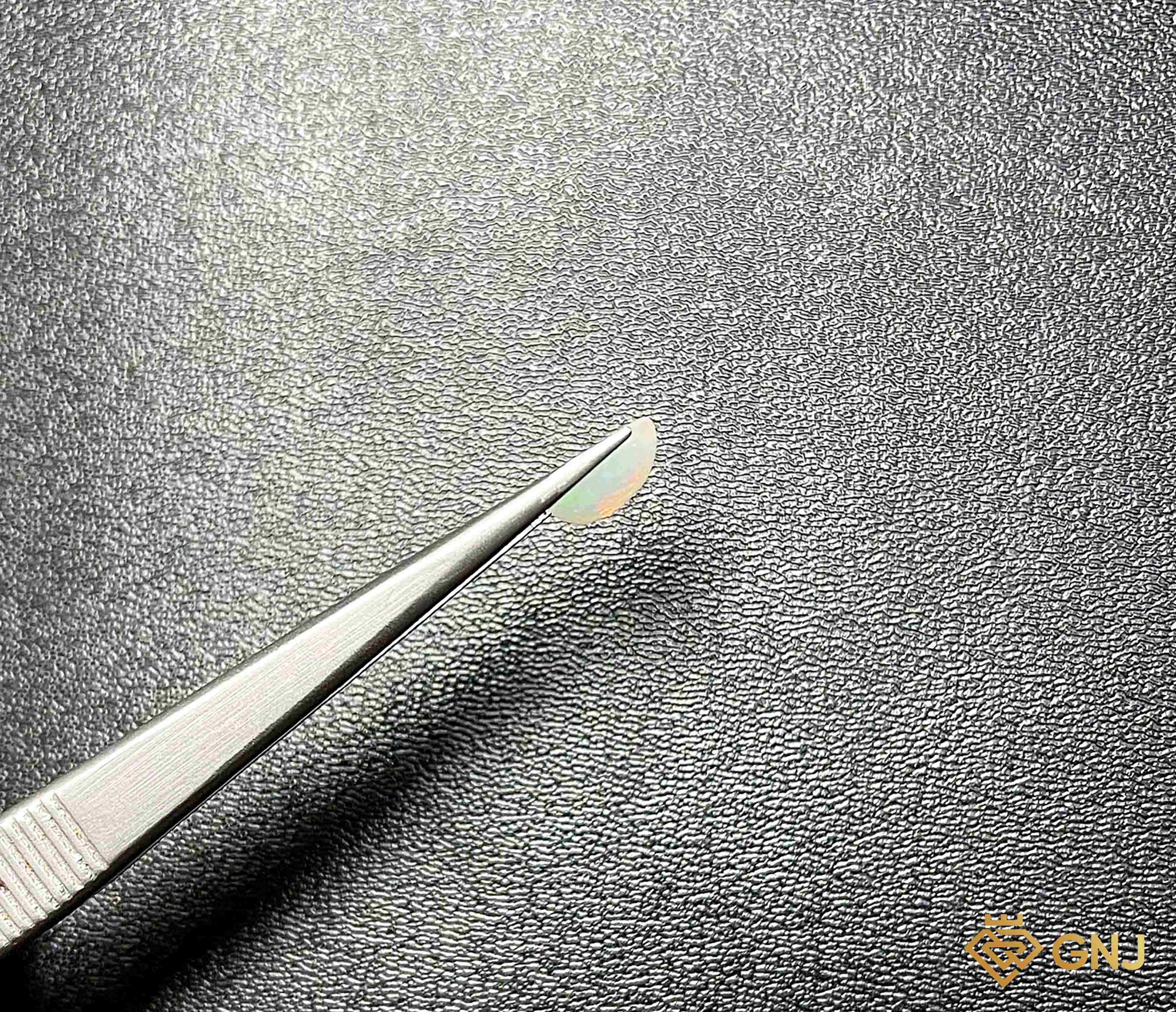 Viên đá Opal tự nhiên