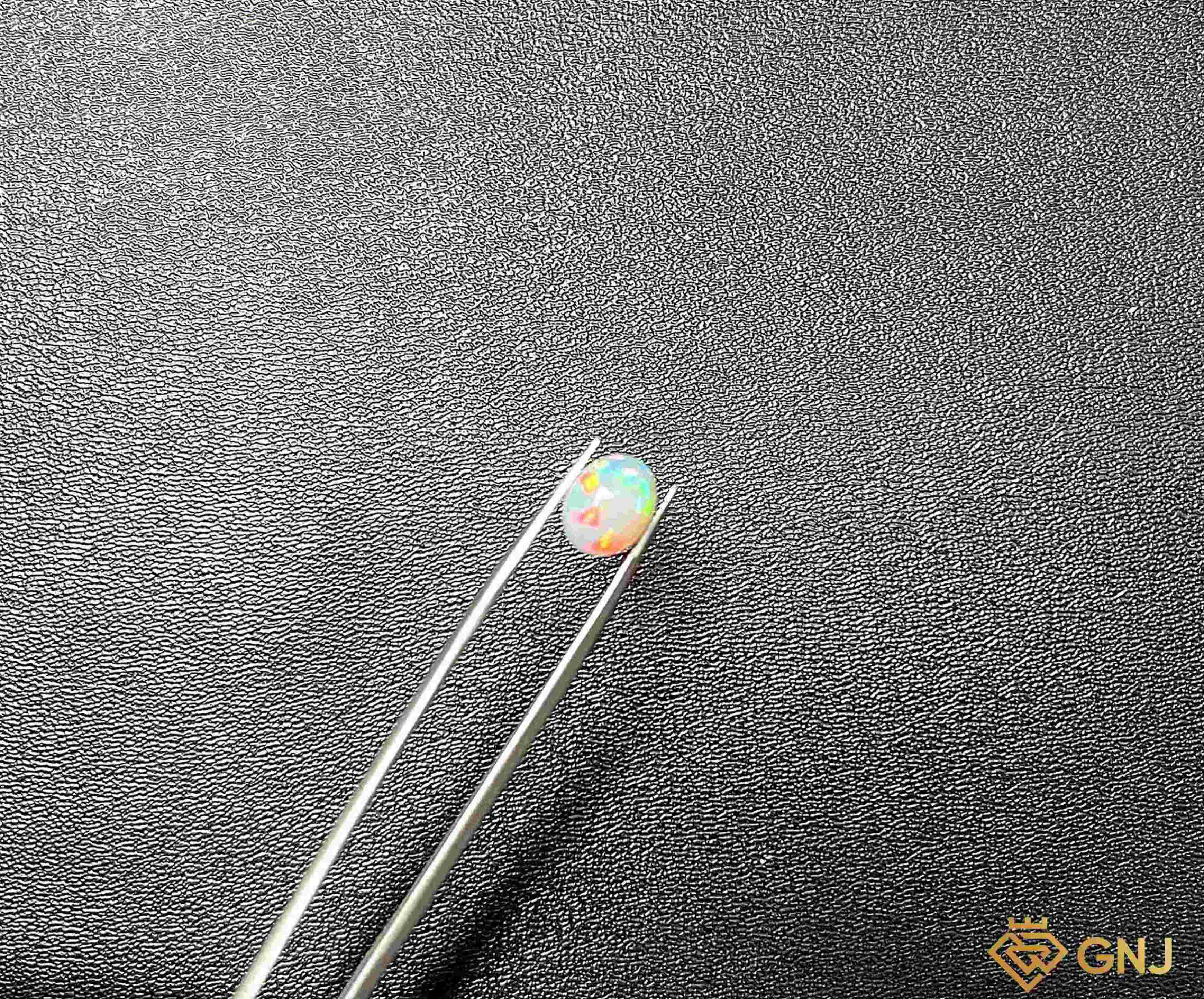 Viên đá Opal tự nhiên