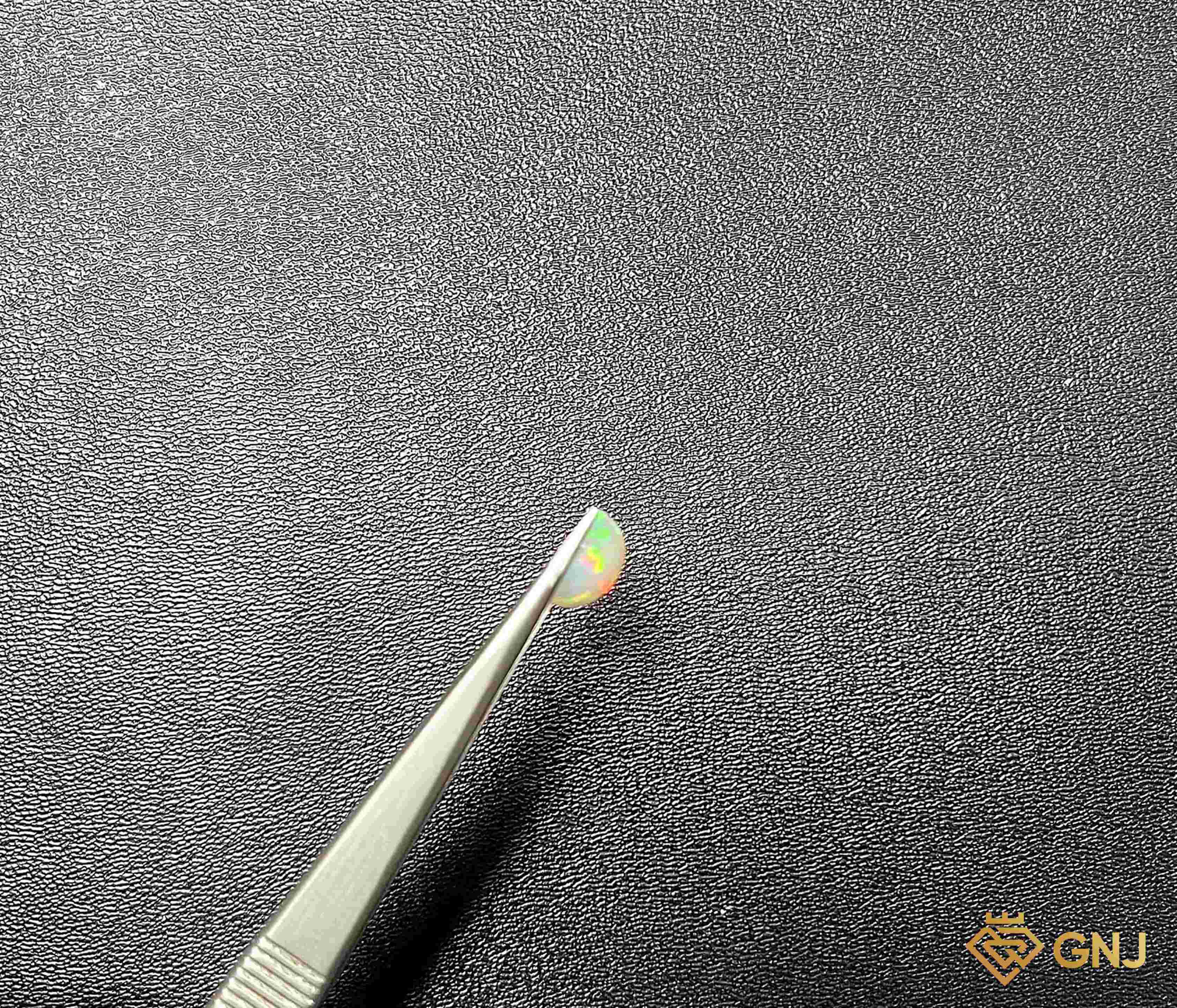Viên đá Opal tự nhiên
