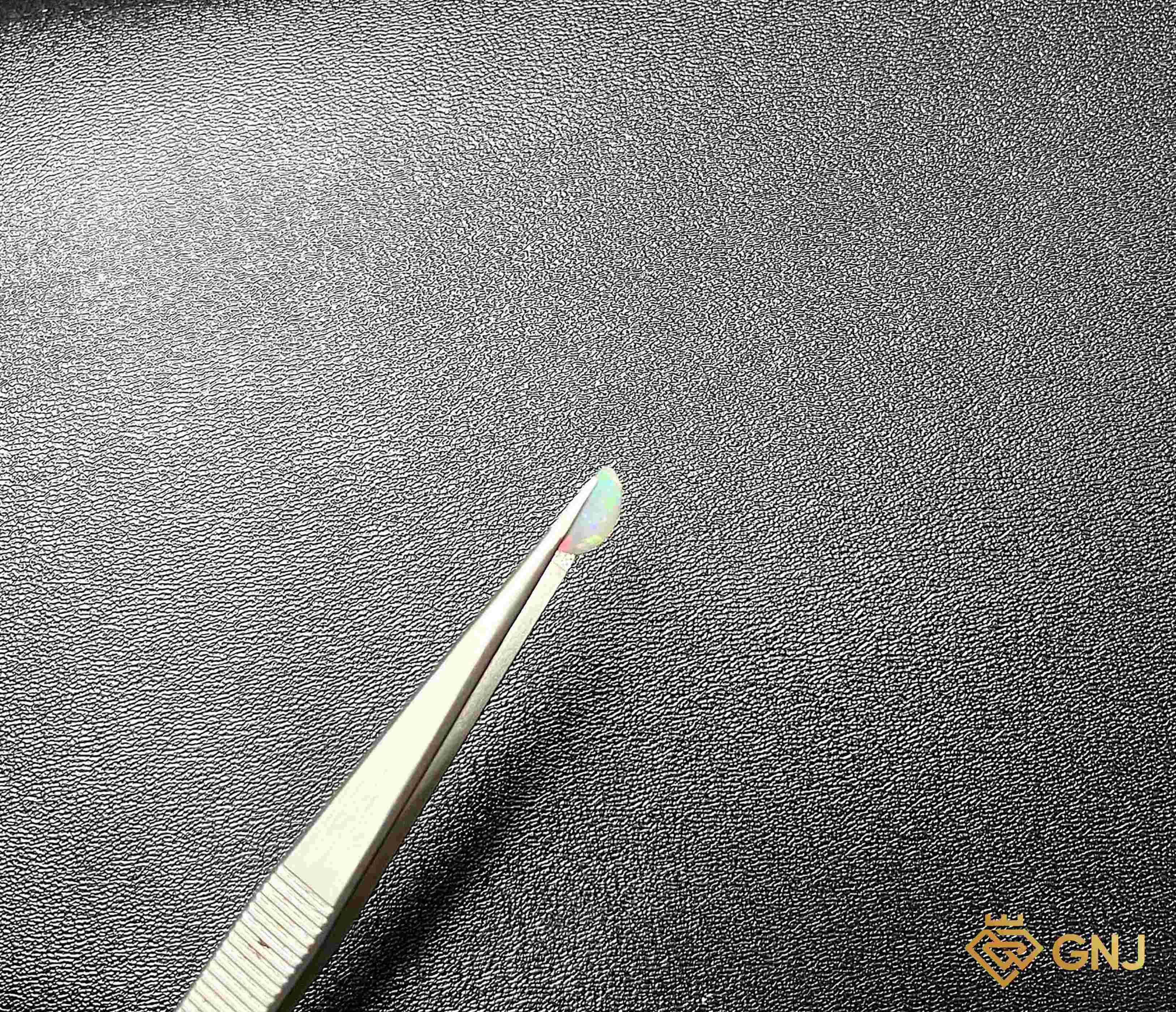 Viên đá Opal tự nhiên