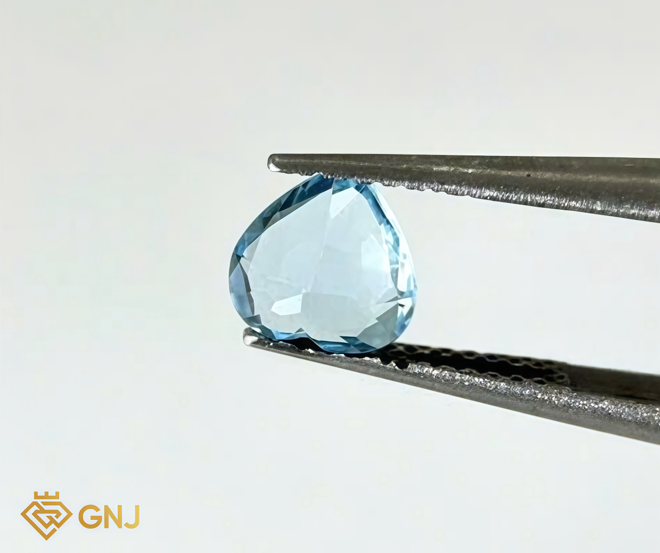 Đá Topaz Xanh Tự Nhiên Xanh Dương 0.8ct — mặt bên