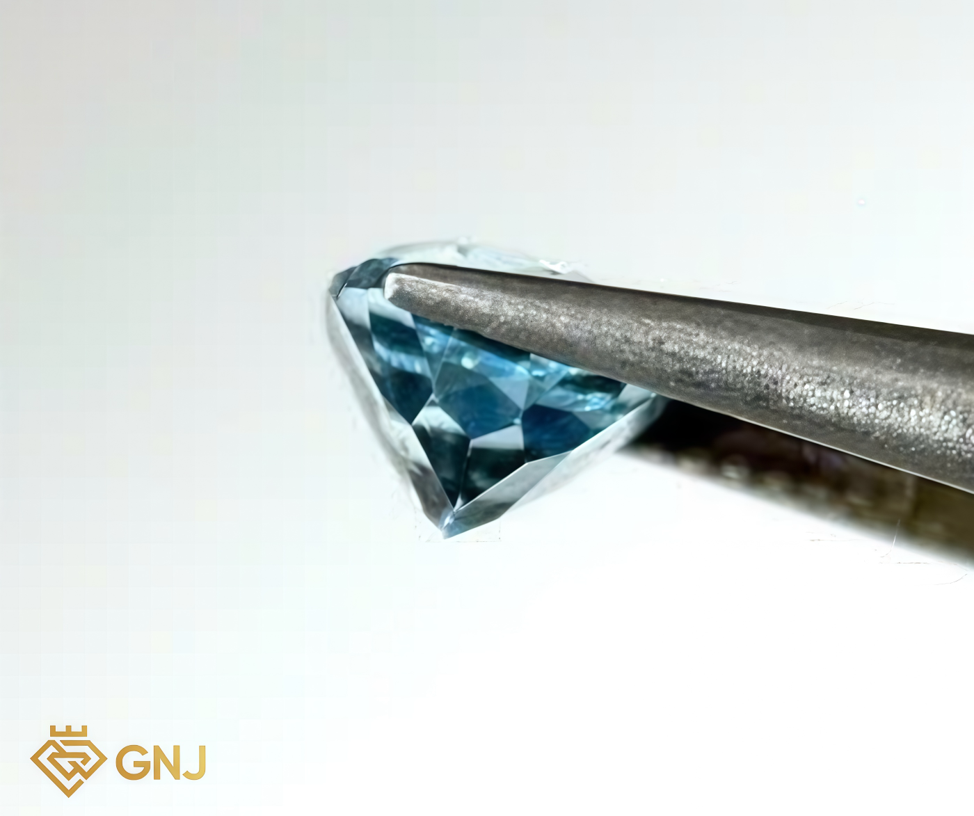 Đá Topaz Xanh Tự Nhiên 1.65ct — 8.0x5.8mm — chi tiết đá