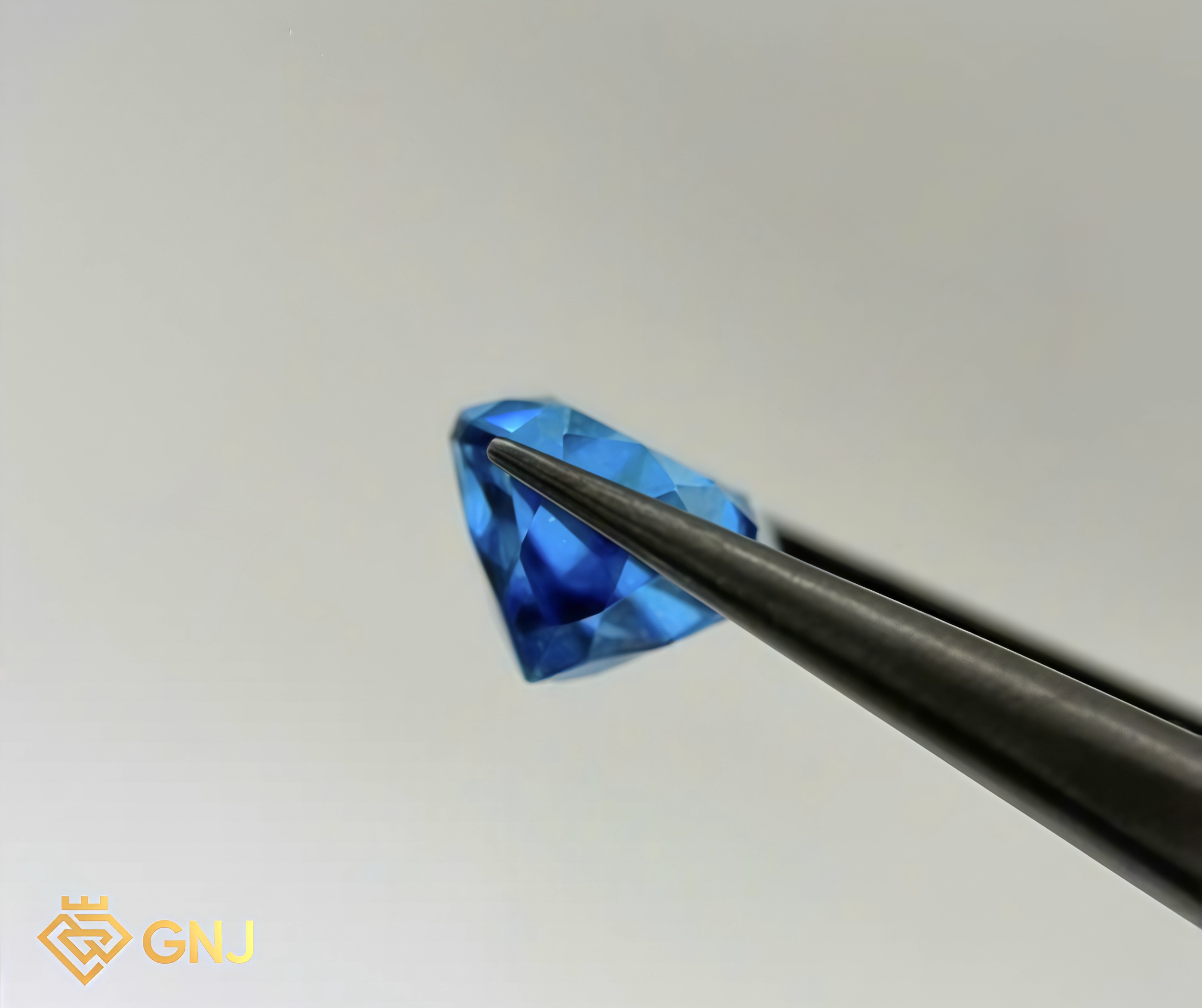 Đá Topaz Xanh Tự Nhiên 6.6ct — chi tiết đá
