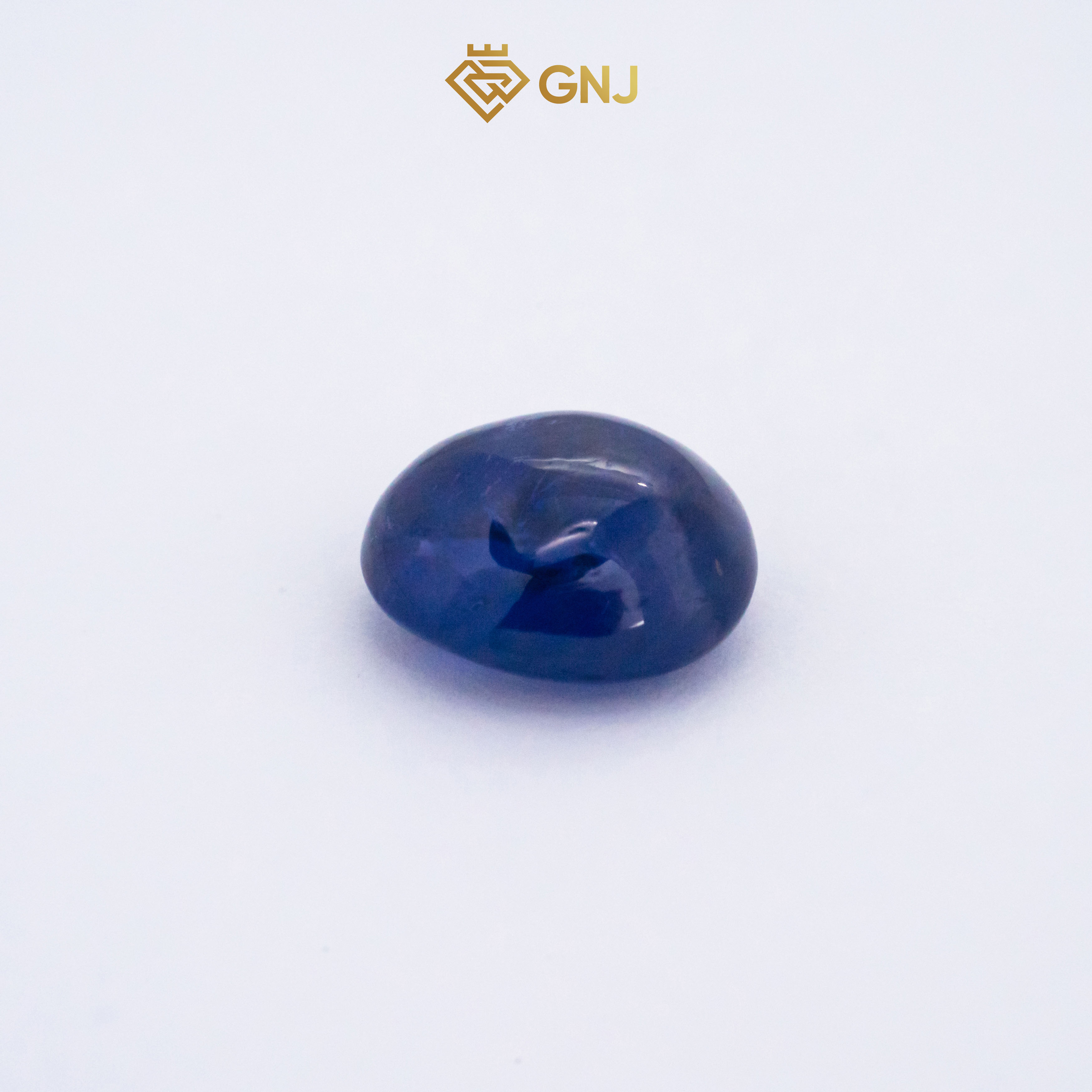Viên đá sapphire tự nhiên