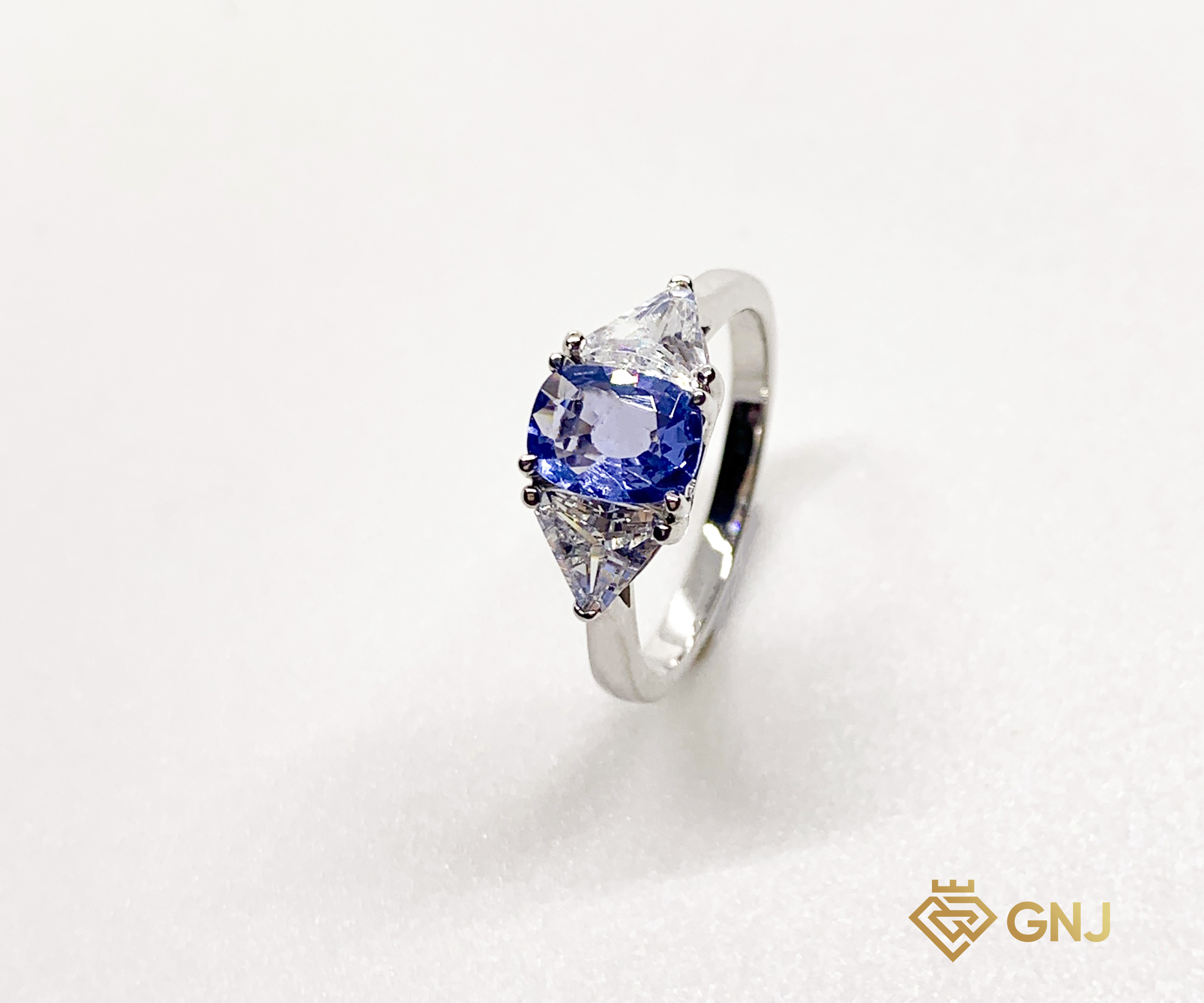 Nhẫn Đá Spinel Xanh Thiên Nhiên Vàng Trắng 10K — mặt trước, đá quý tự nhiên có kiểm định GNJ