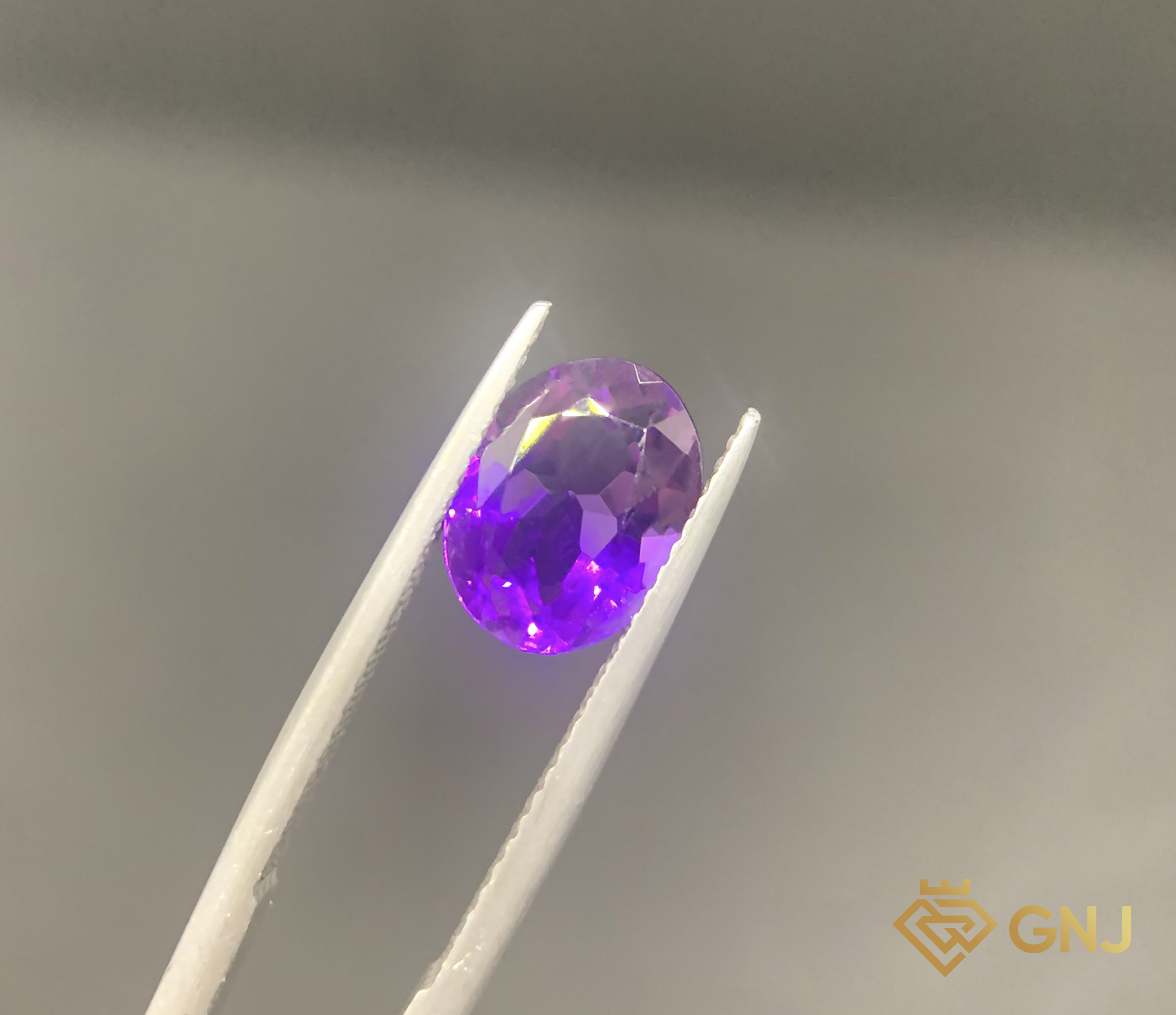 Đá Amethyst Tự Nhiên 3.60ct — Facet — mặt bên