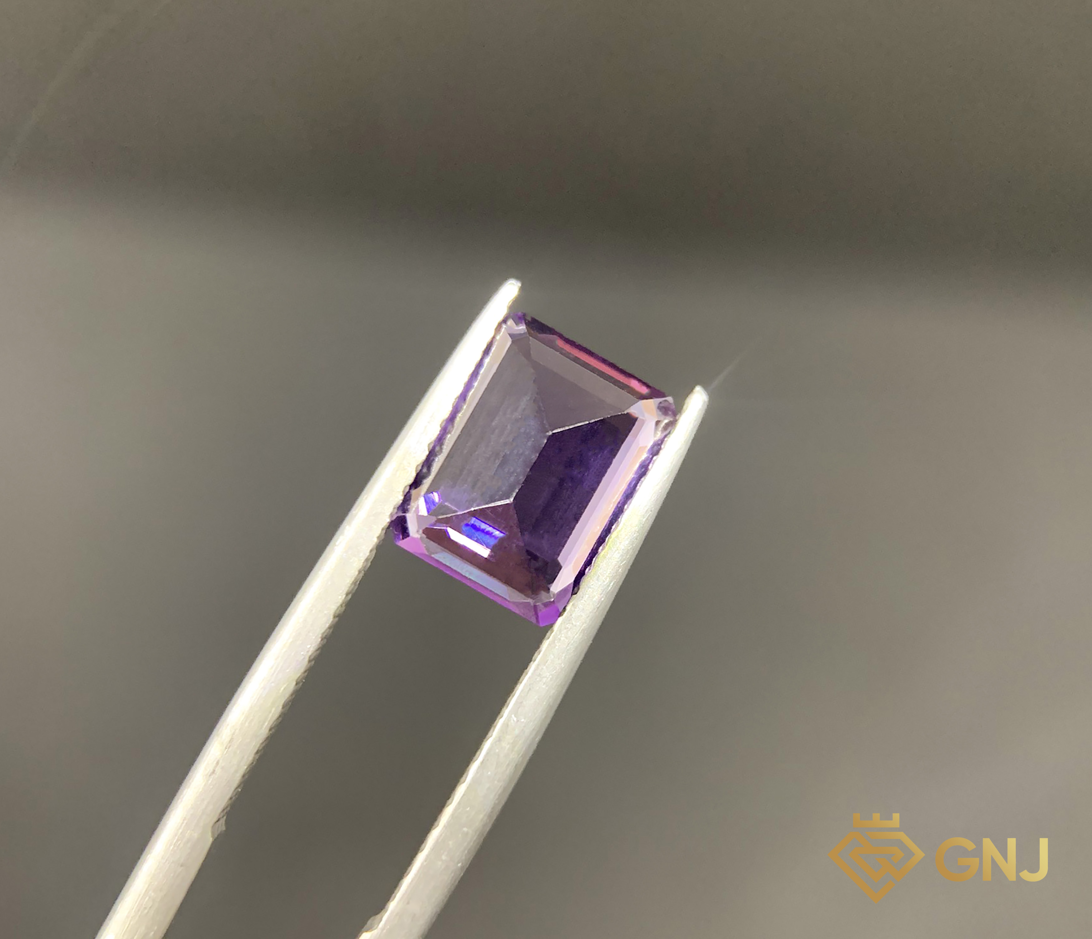 Đá Amethyst Tự Nhiên Lục Yên 2.4ct — Facet — chi tiết đá