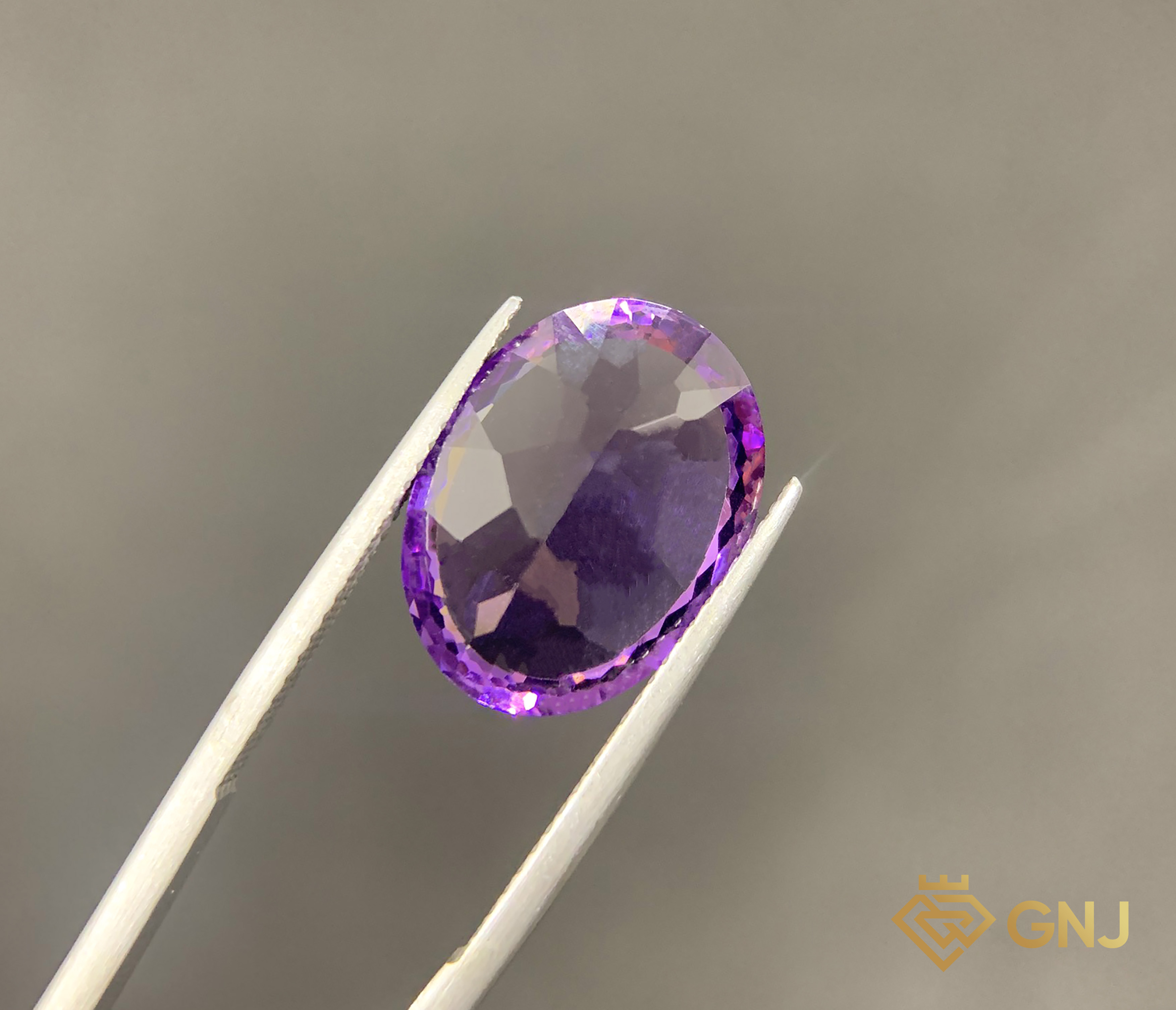 Đá Amethyst Tự Nhiên 7.9ct — Facet — mặt bên