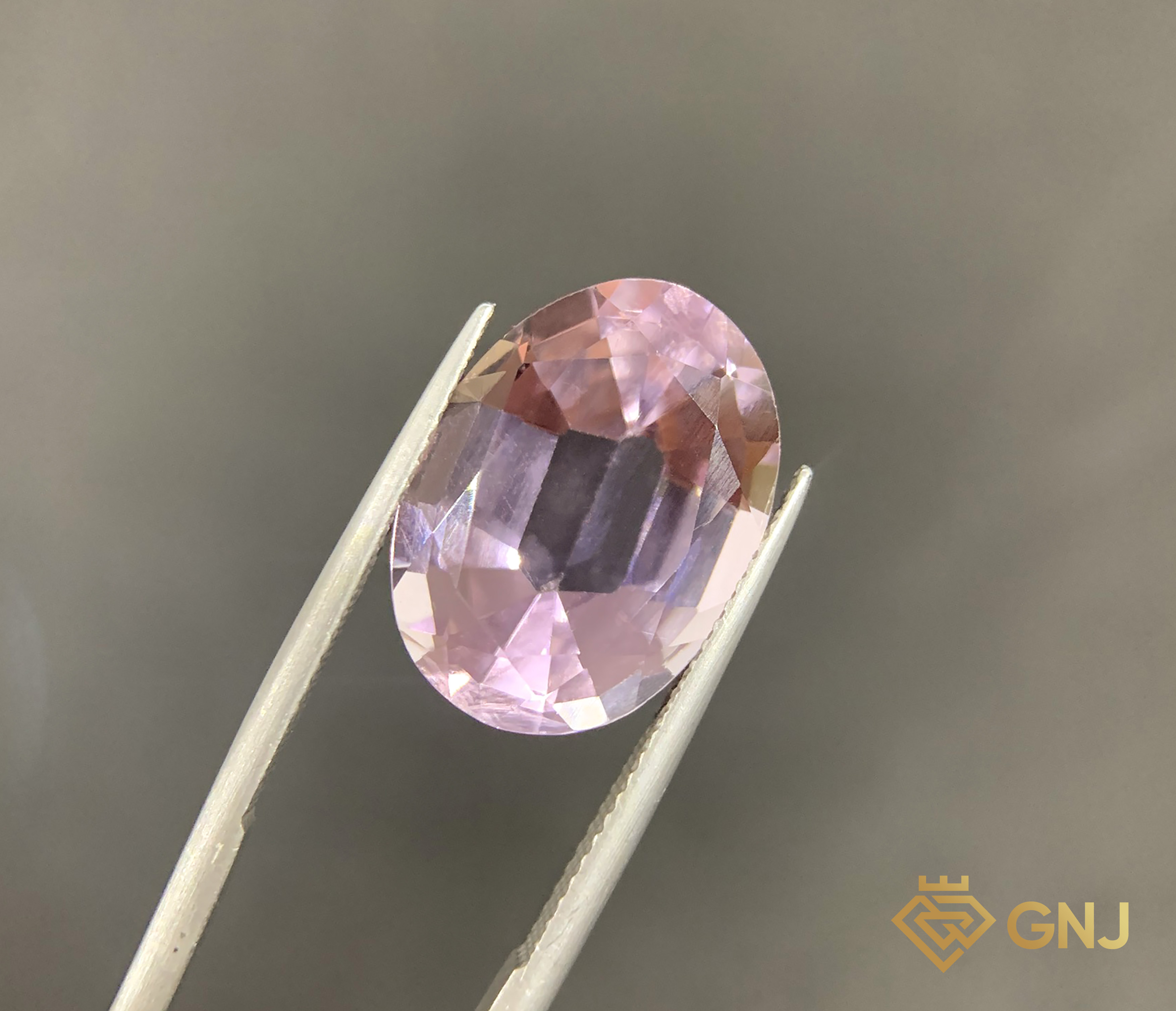 Đá Amethyst Tự Nhiên 11.5ct — Facet — mặt trước, đá quý tự nhiên có kiểm định GNJ