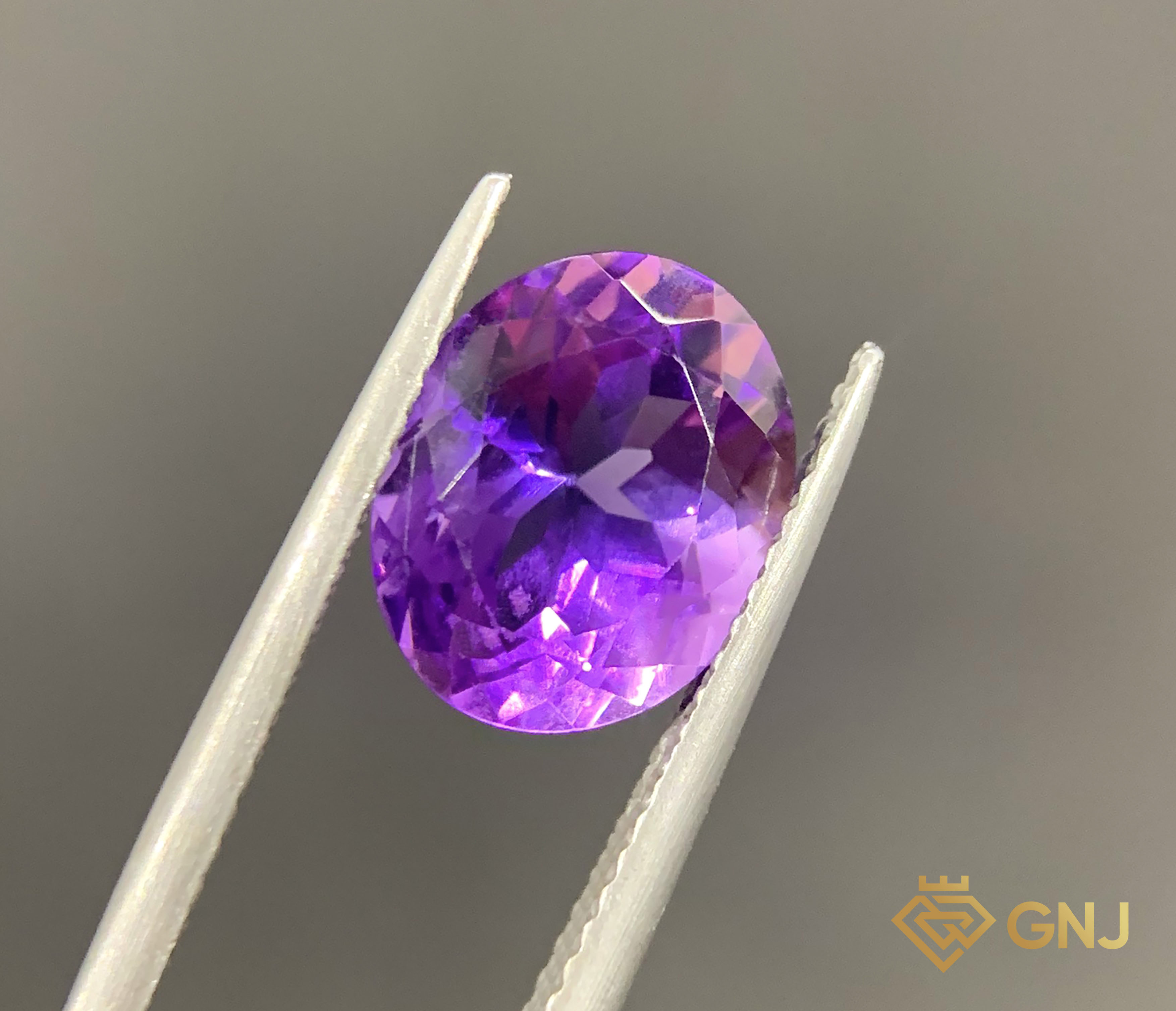 Đá Amethyst Tự Nhiên 3.55ct — Facet — mặt trước, đá quý tự nhiên có kiểm định GNJ