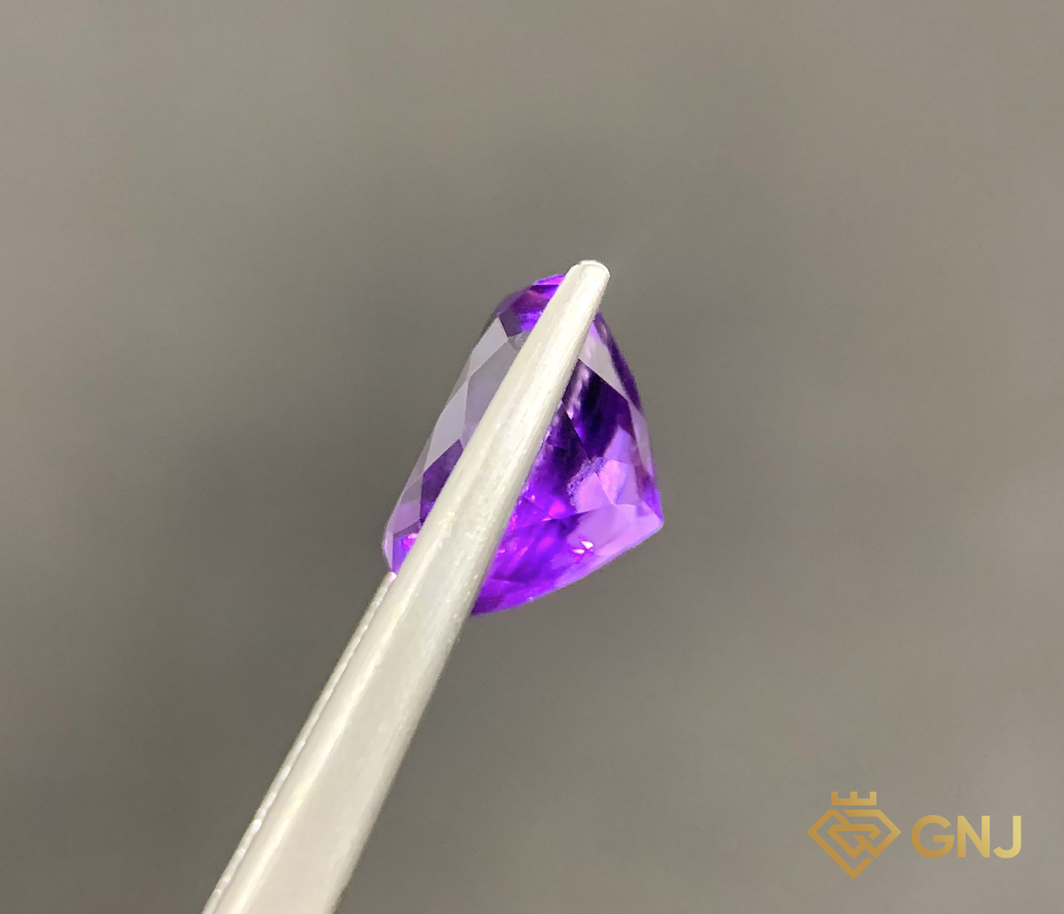Đá Amethyst Tự Nhiên 3.55ct — Facet — mặt bên