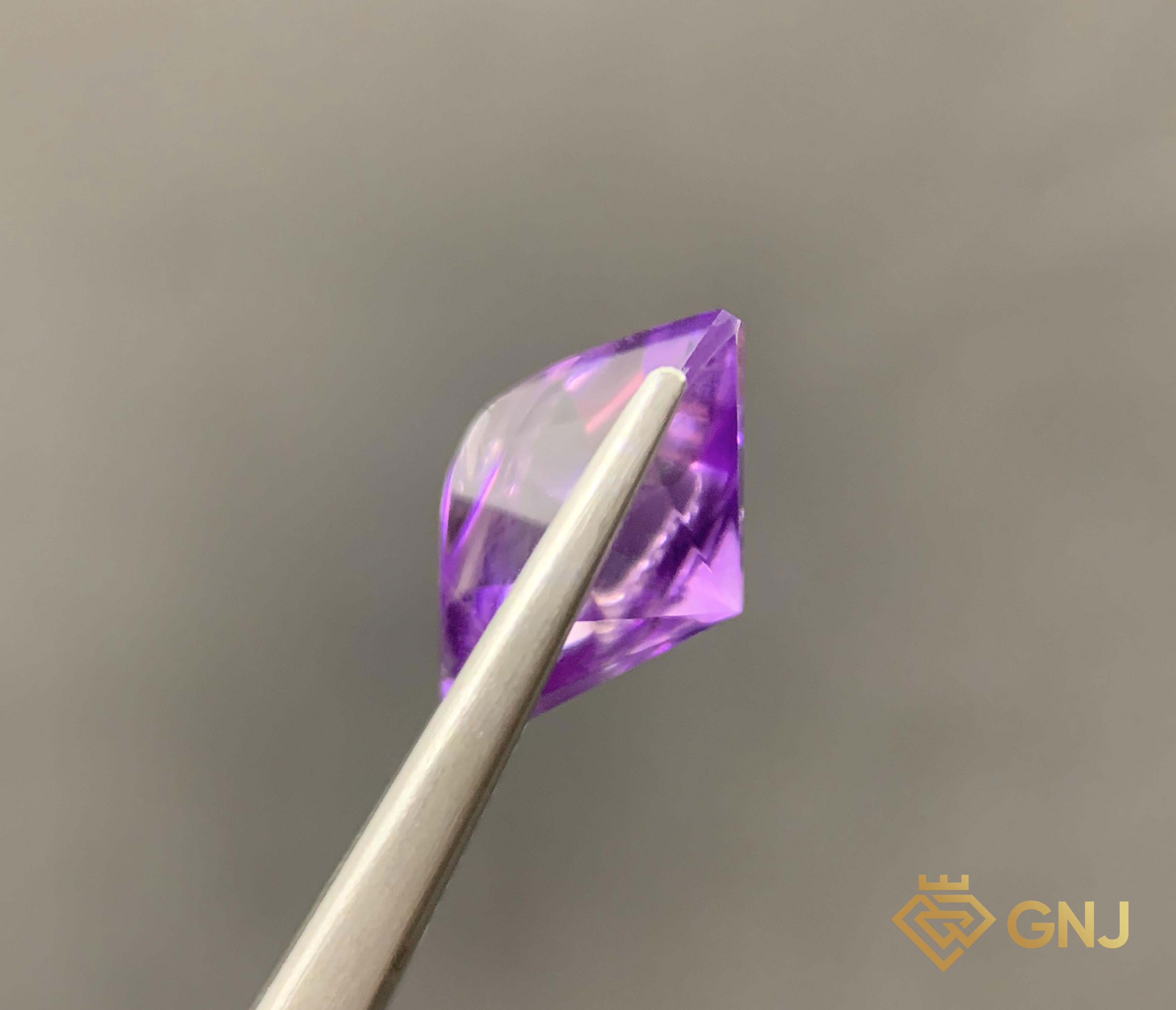 Đá Amethyst Tự Nhiên Lục Yên 6.5ct — Facet — mặt bên