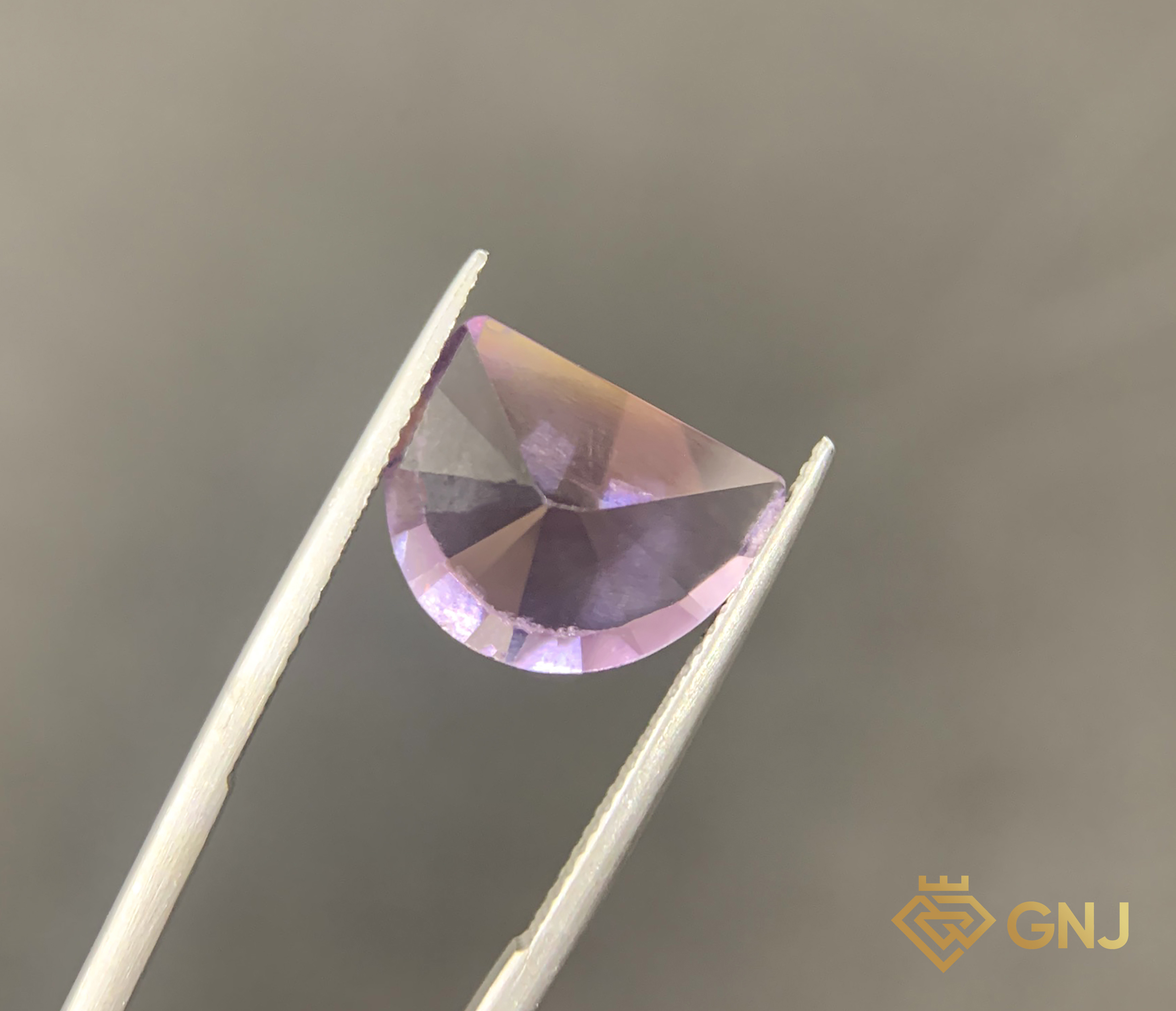 Amethyst Tự Nhiên Tím Nhạt 6.2ct - Facet — chi tiết đá