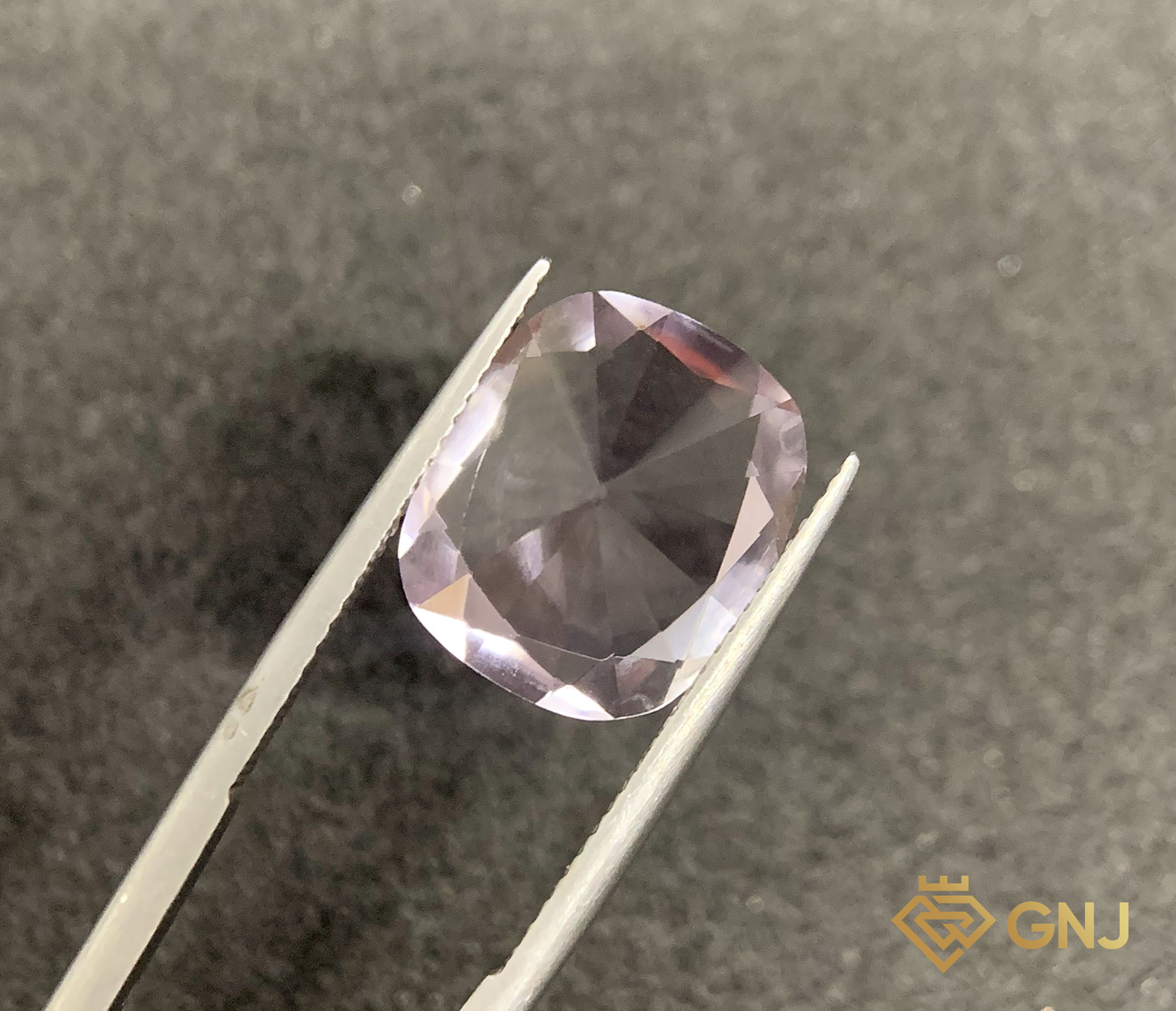 Đá Amethyst Tự Nhiên 7.4ct — Facet — chi tiết đá