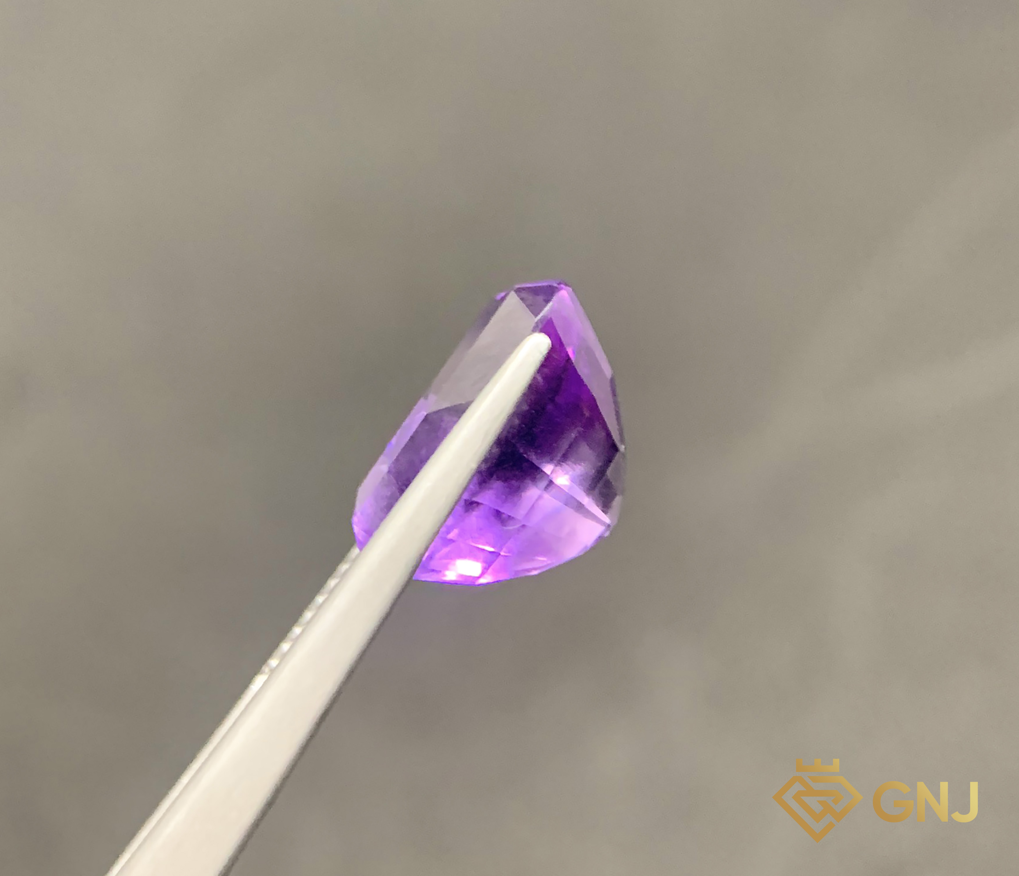 Đá Amethyst Tự Nhiên 10.30ct — Facet — mặt bên